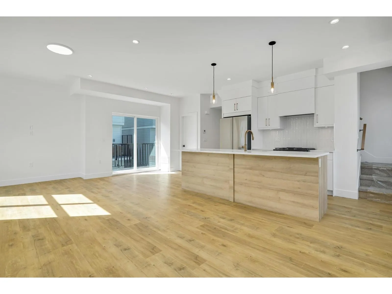 13 12770 105 AVENUE