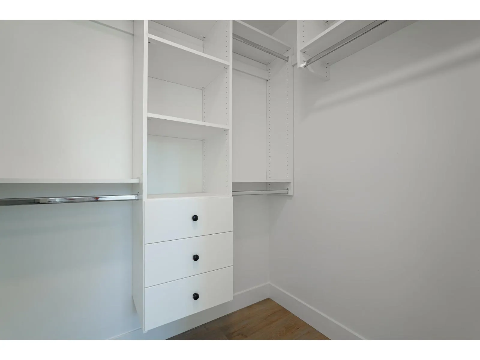 13 12770 105 AVENUE