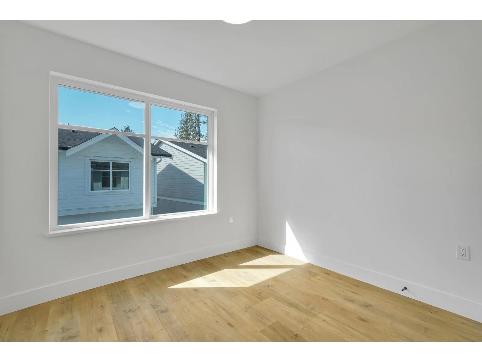13 12770 105 AVENUE