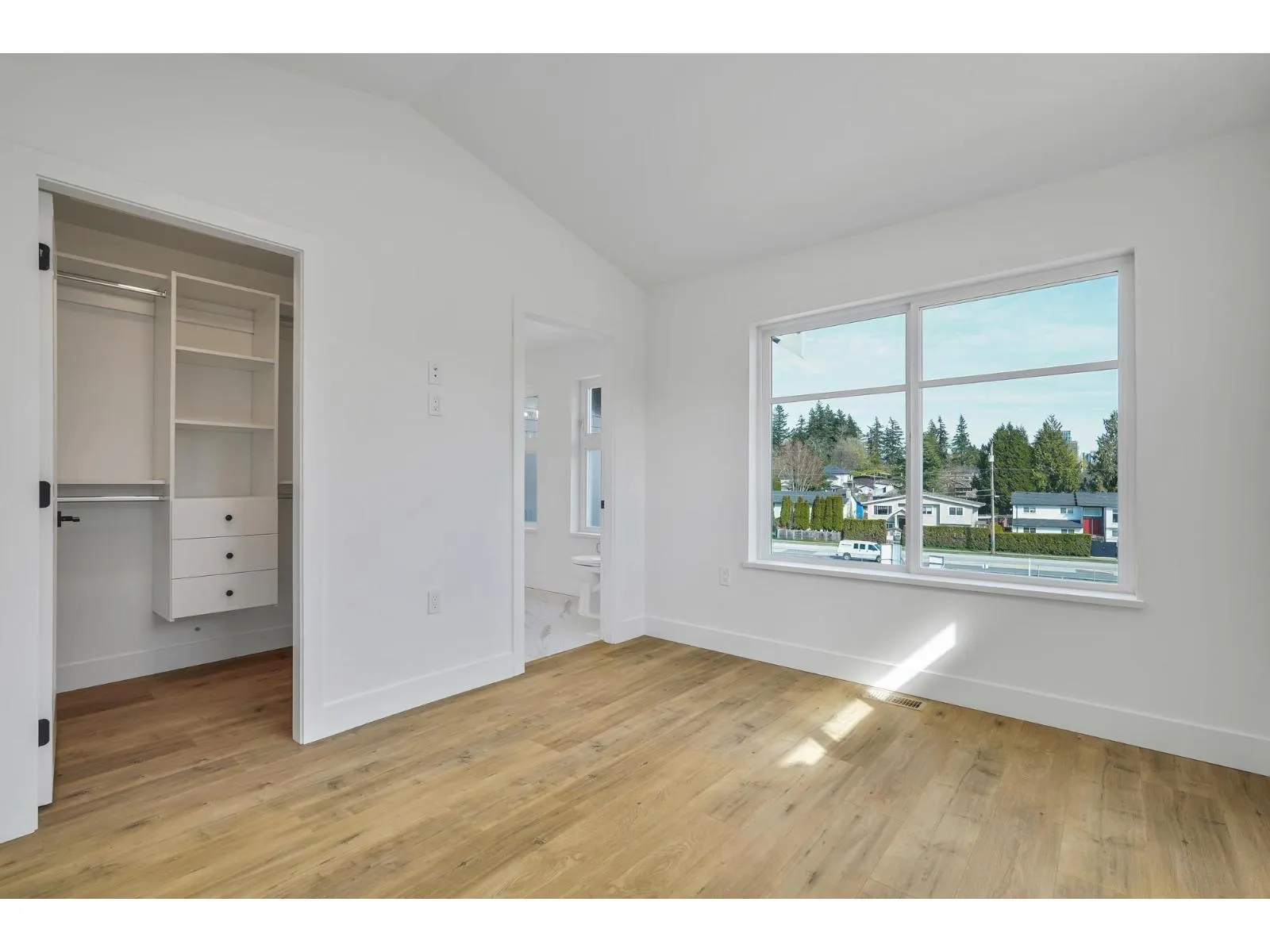 13 12770 105 AVENUE