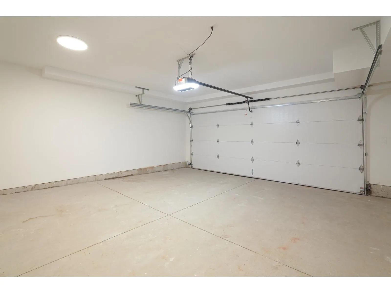 13 12770 105 AVENUE