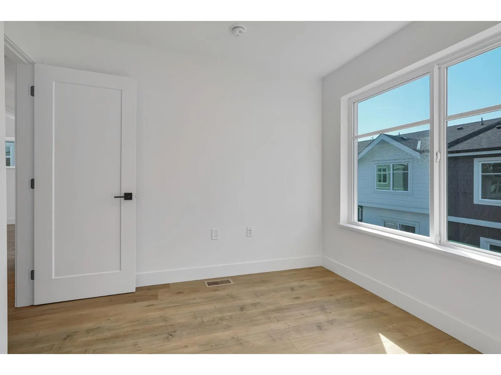 13 12770 105 AVENUE