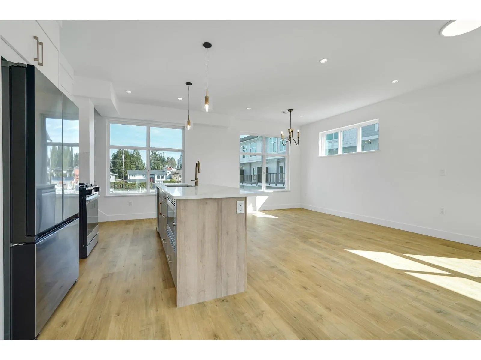 13 12770 105 AVENUE
