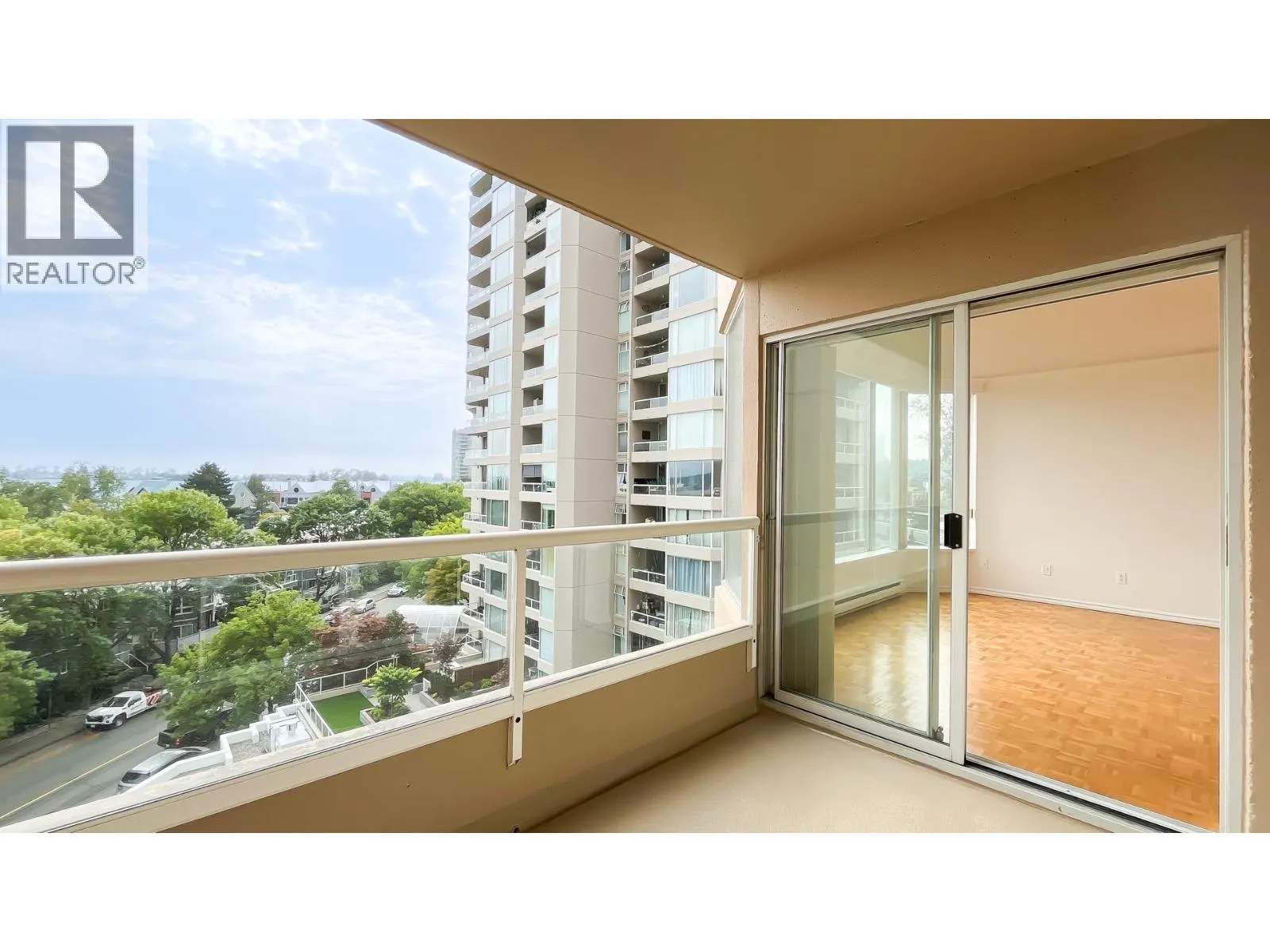 606 1045 QUAYSIDE DRIVE