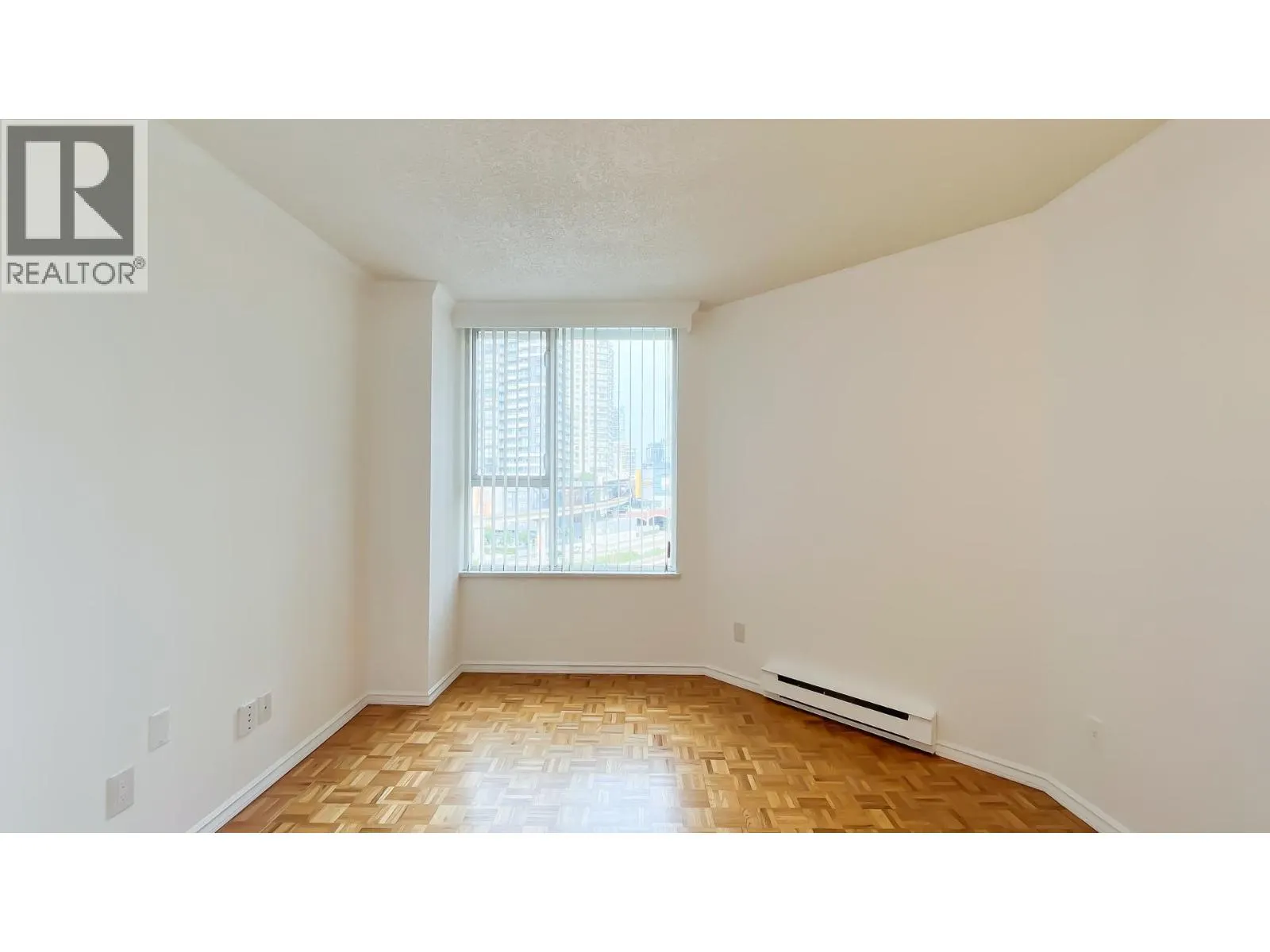 606 1045 QUAYSIDE DRIVE