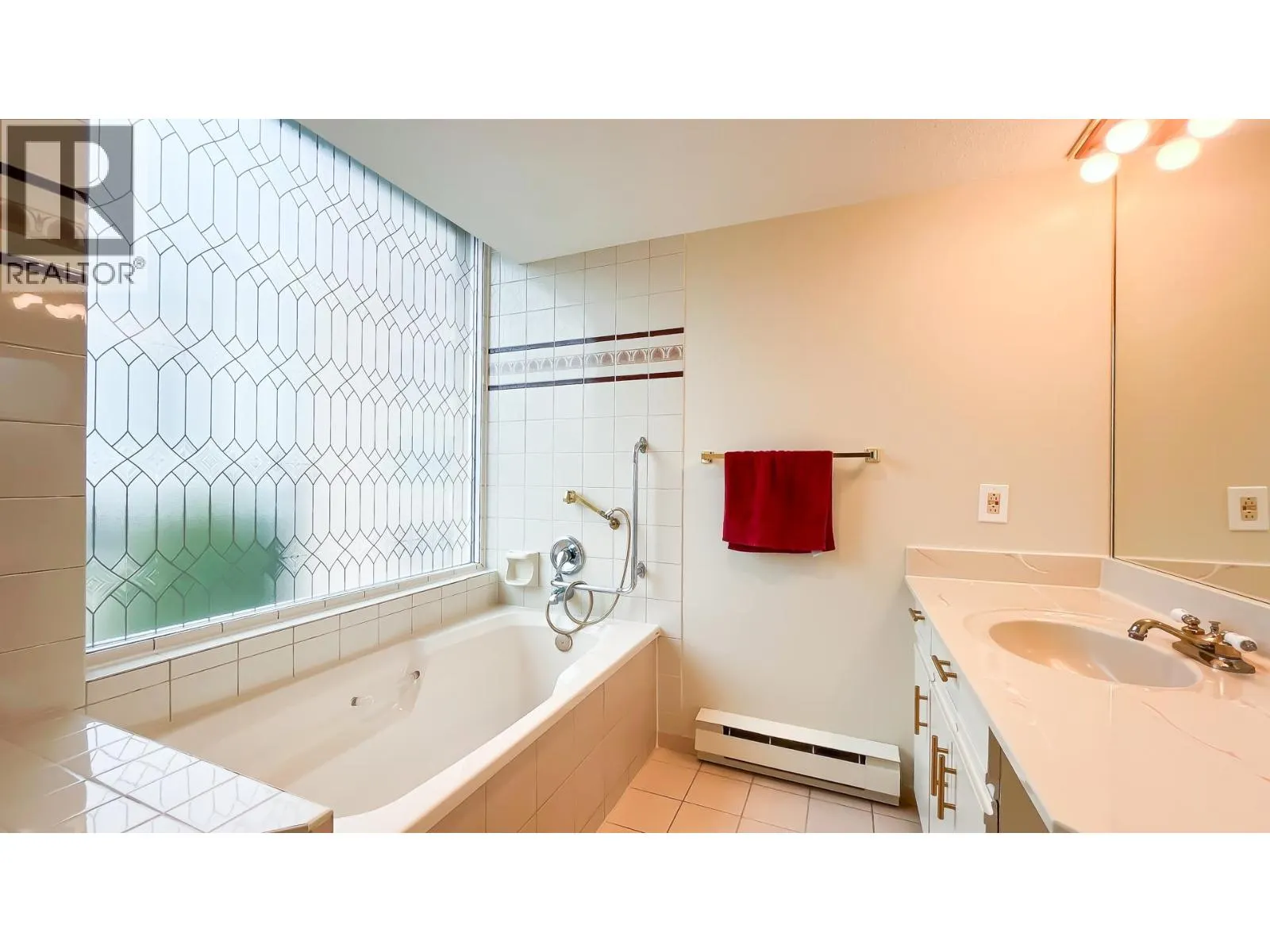 606 1045 QUAYSIDE DRIVE