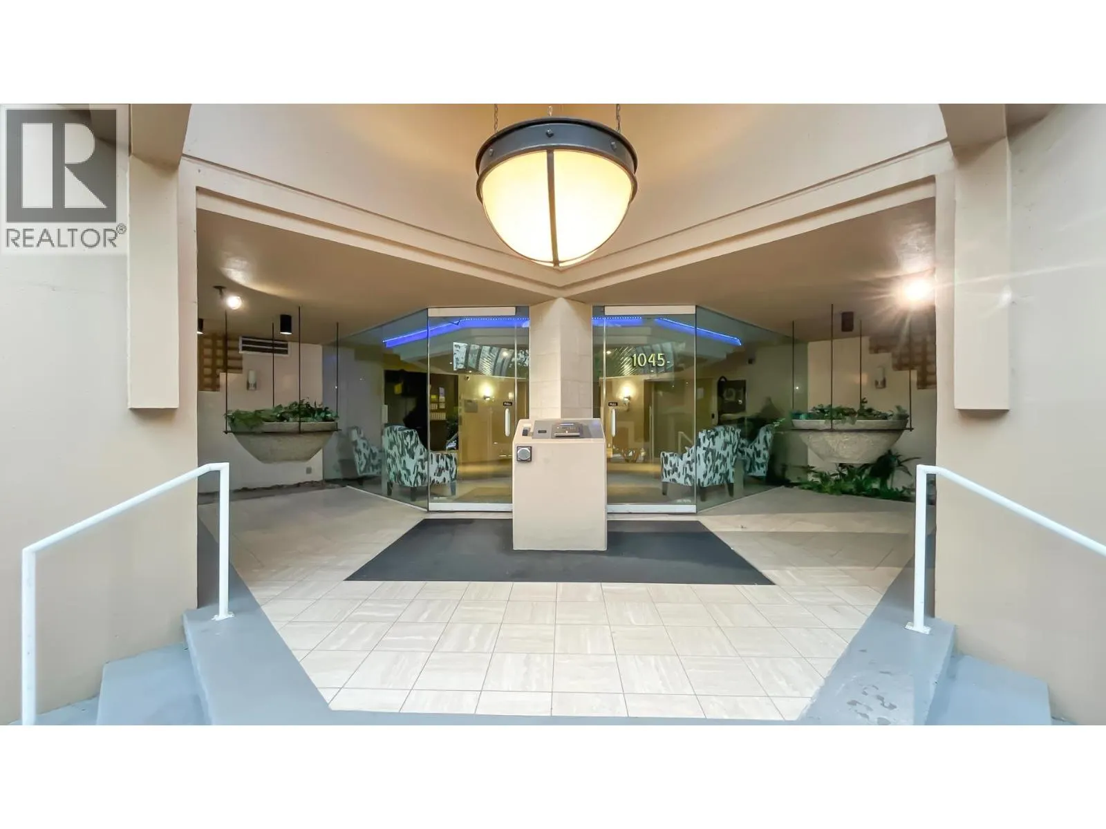 606 1045 QUAYSIDE DRIVE
