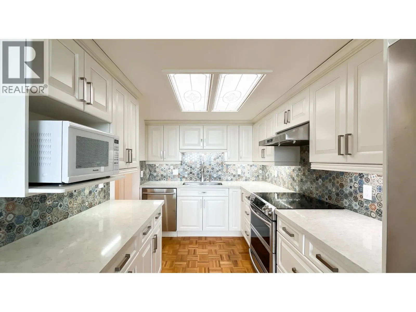 606 1045 QUAYSIDE DRIVE