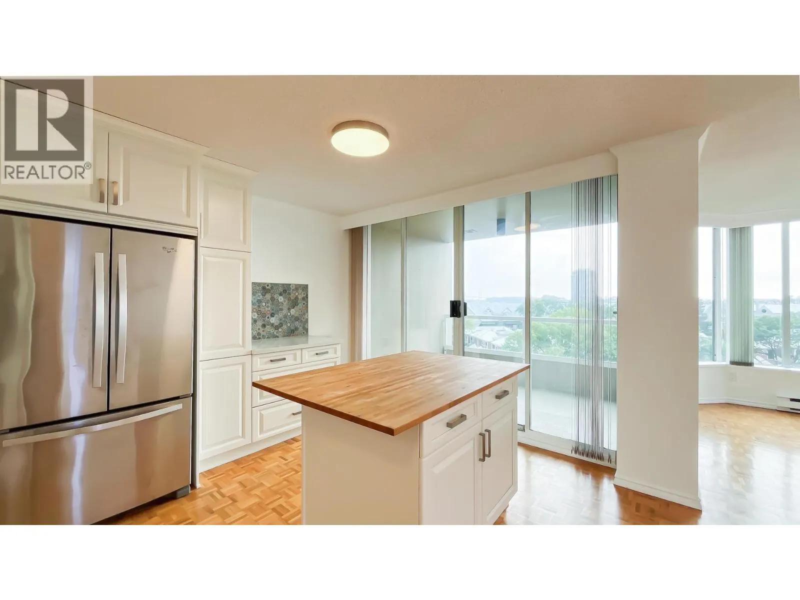 606 1045 QUAYSIDE DRIVE
