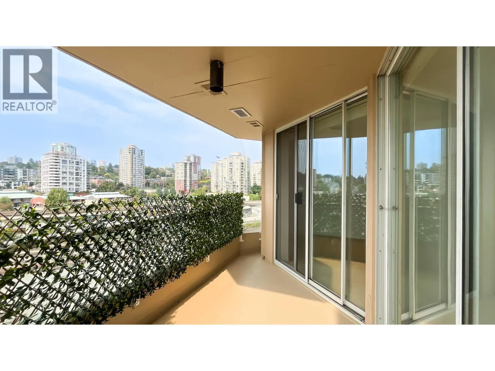 606 1045 QUAYSIDE DRIVE
