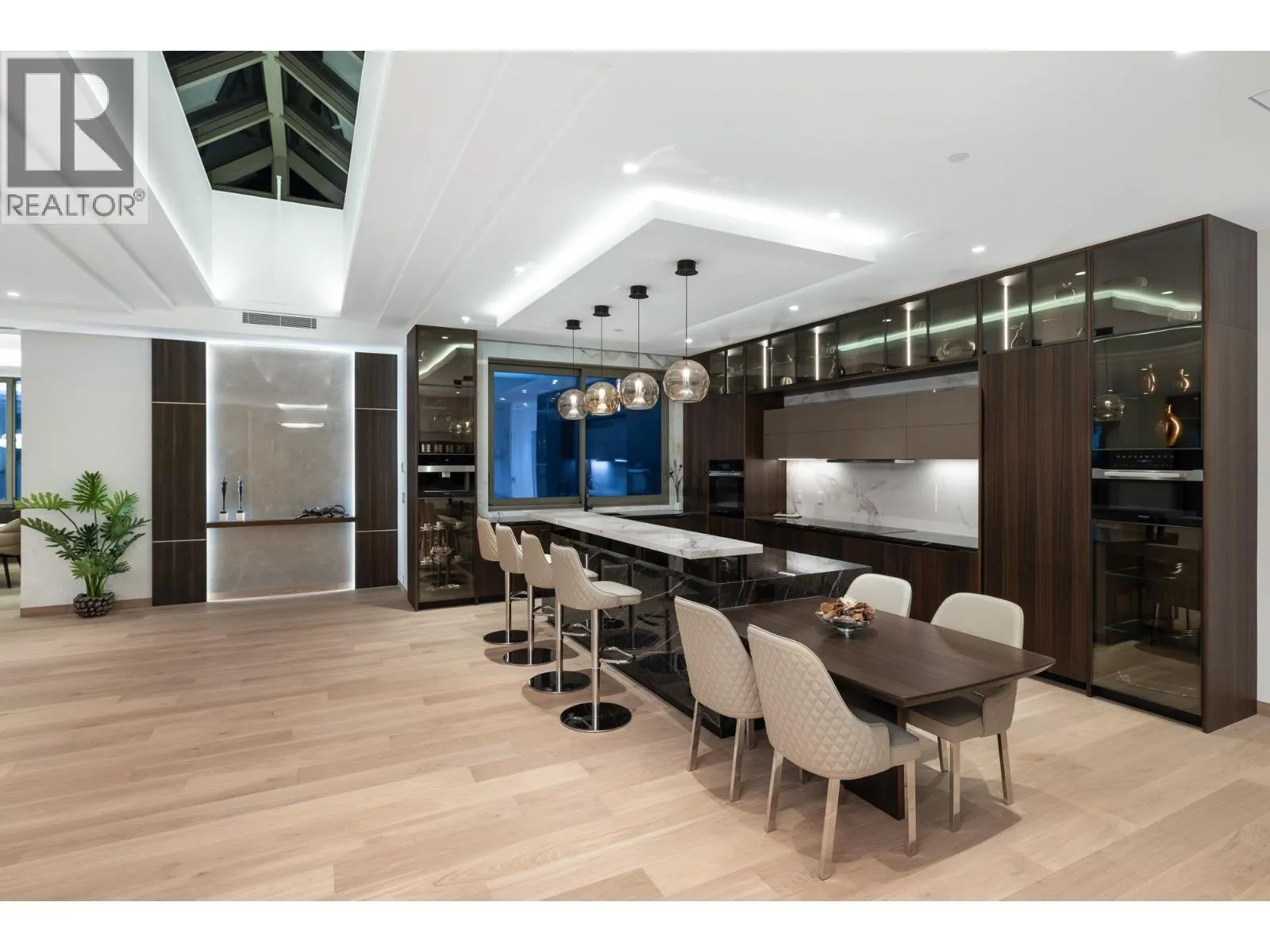 1405 28TH STREET