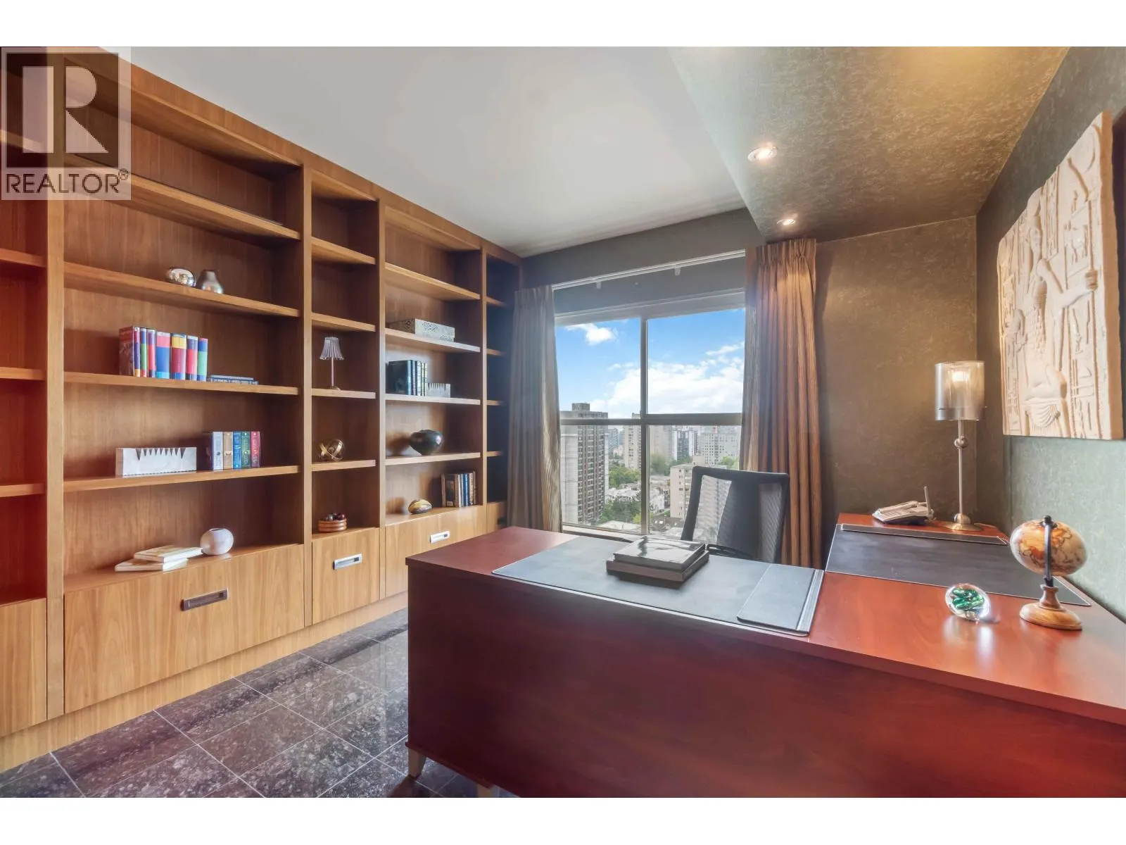 2201 909 BURRARD STREET