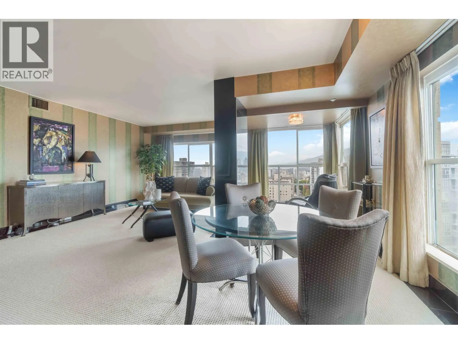 2201 909 BURRARD STREET