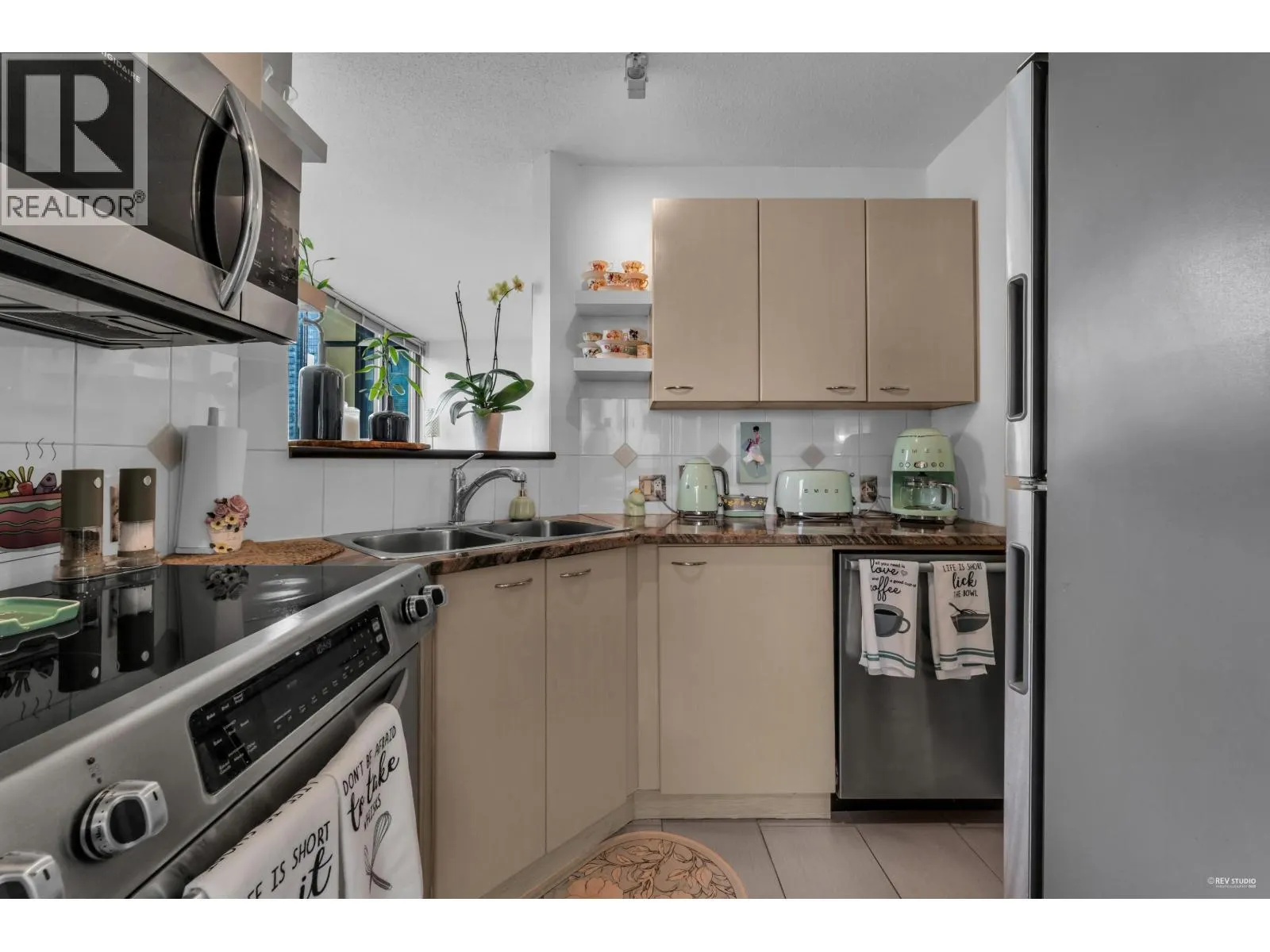 1905 1331 ALBERNI STREET