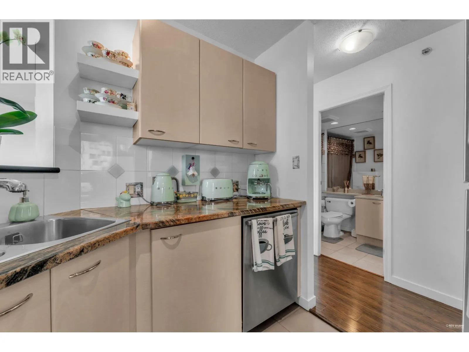 1905 1331 ALBERNI STREET