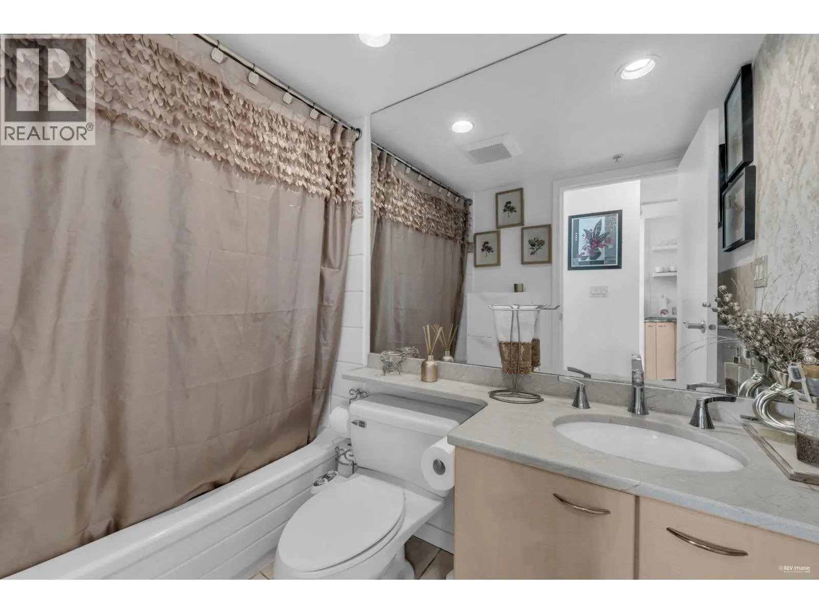 1905 1331 ALBERNI STREET