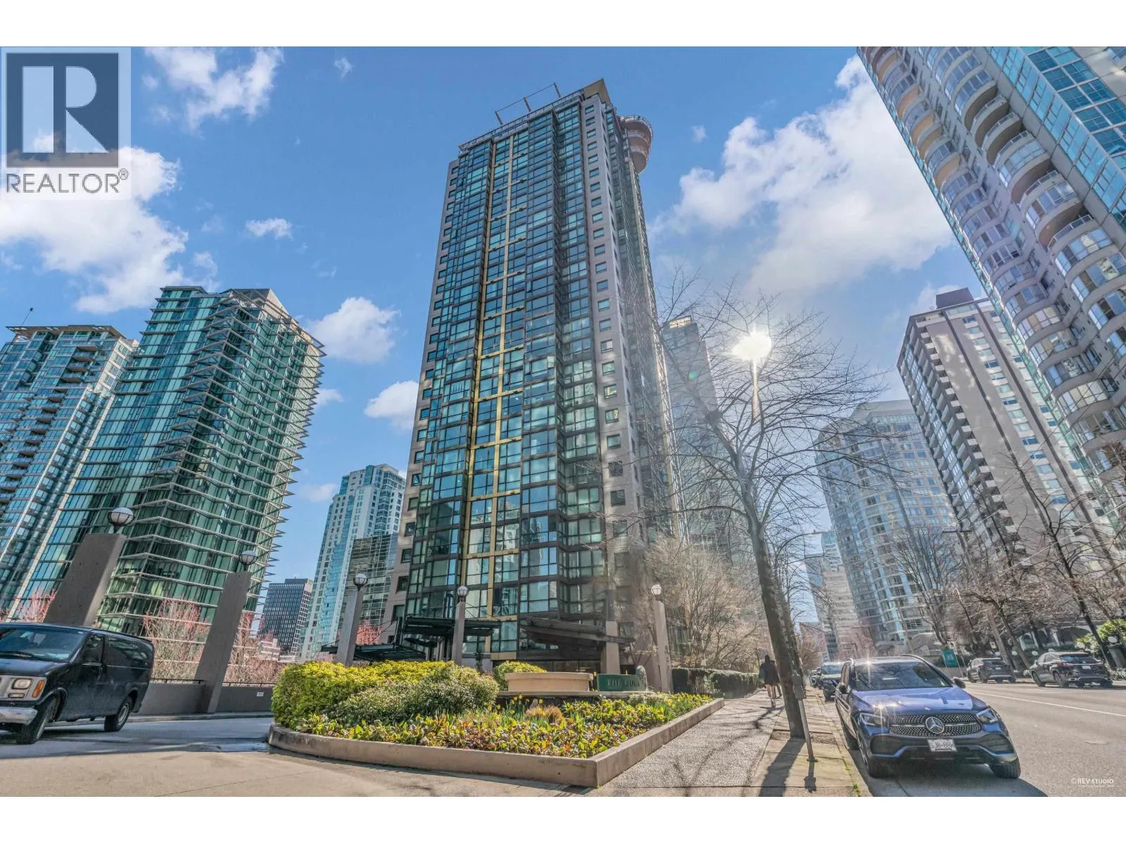 1905 1331 ALBERNI STREET
