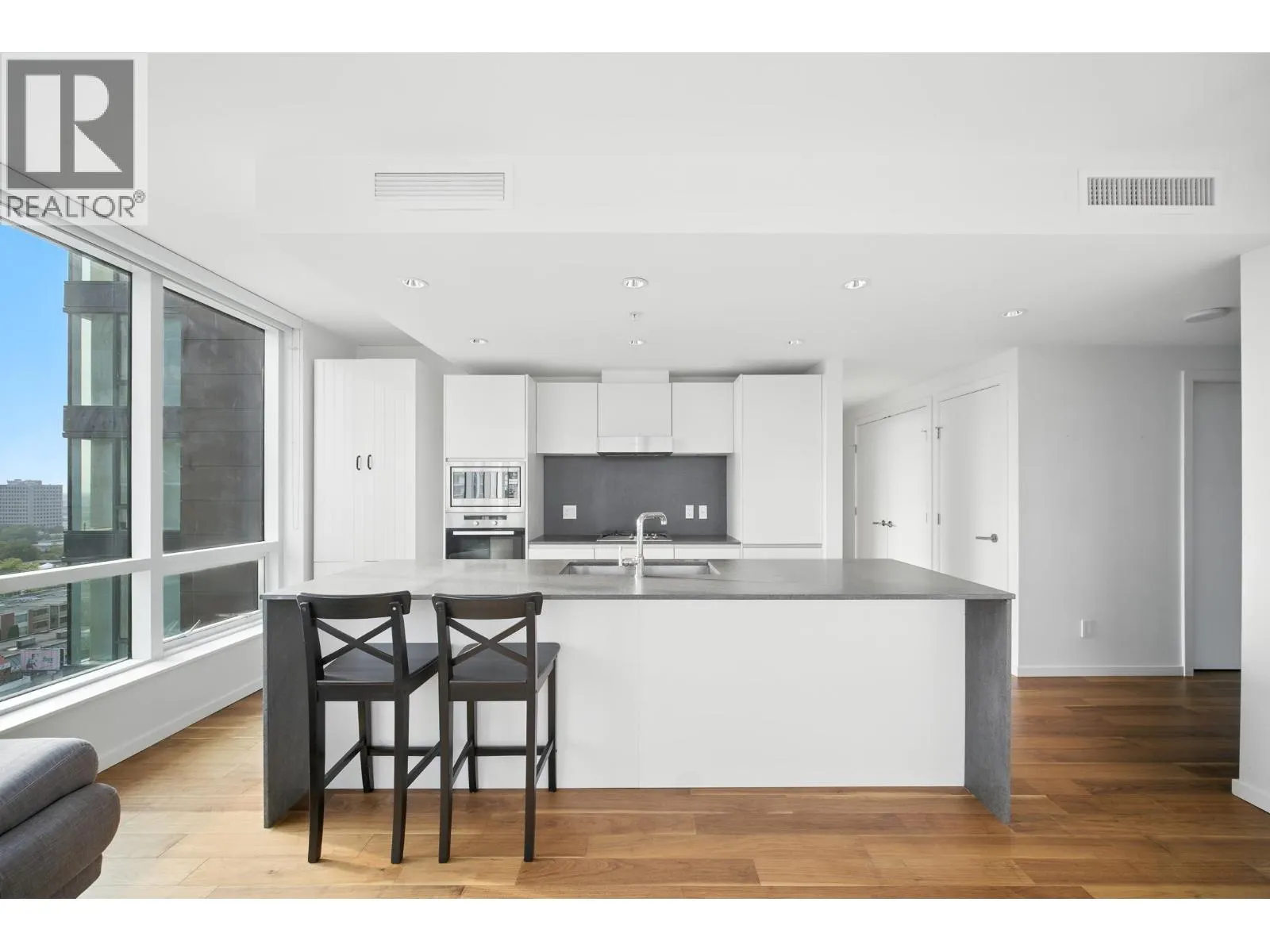1502 8588 CORNISH STREET