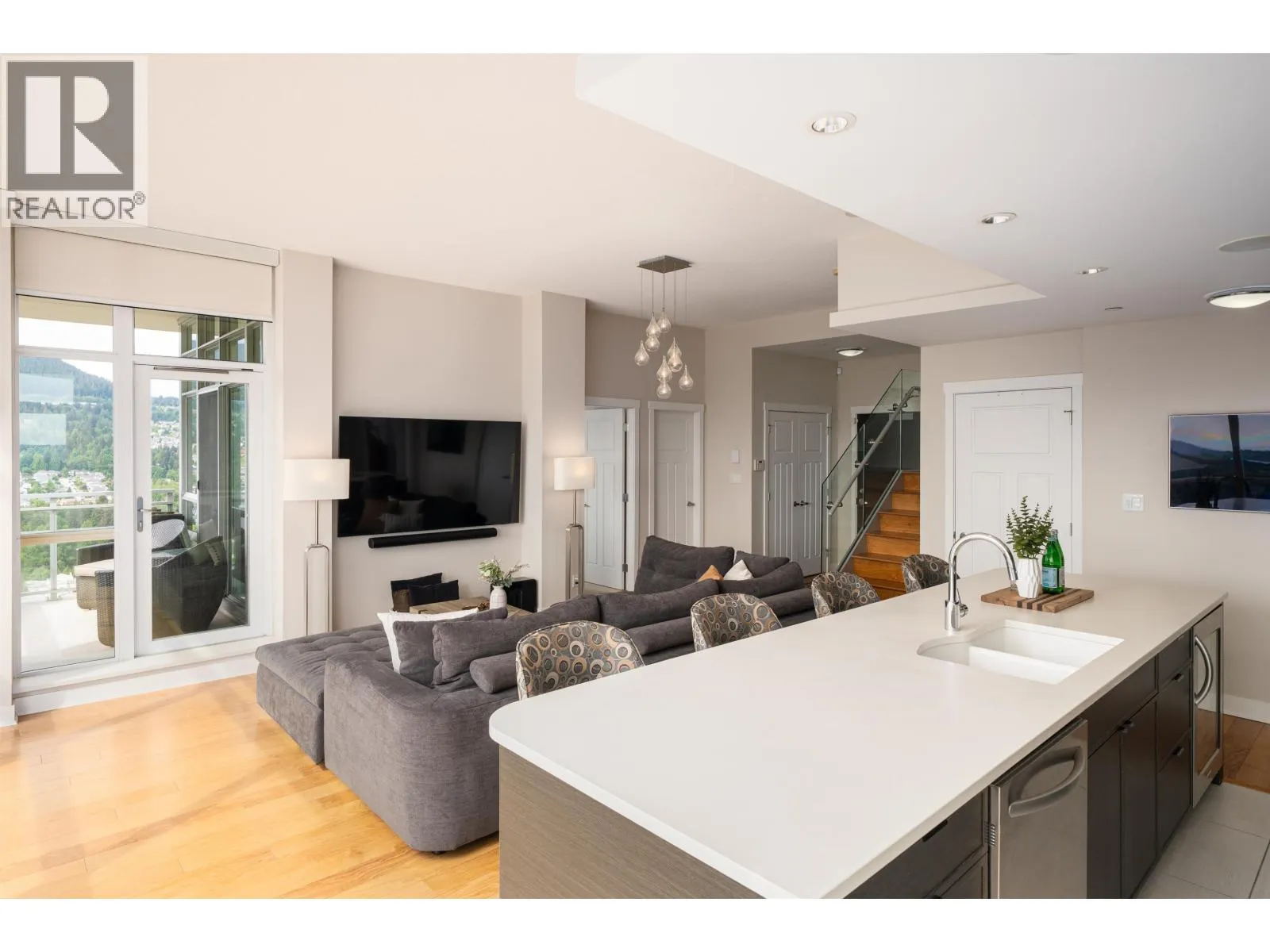 3401 2968 GLEN DRIVE