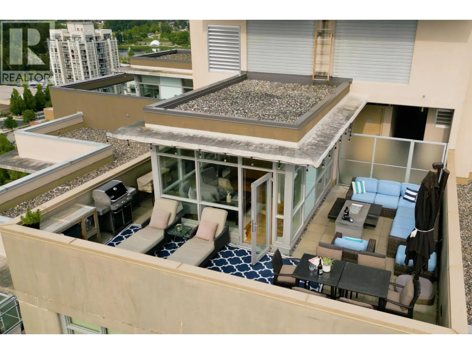 3401 2968 GLEN DRIVE