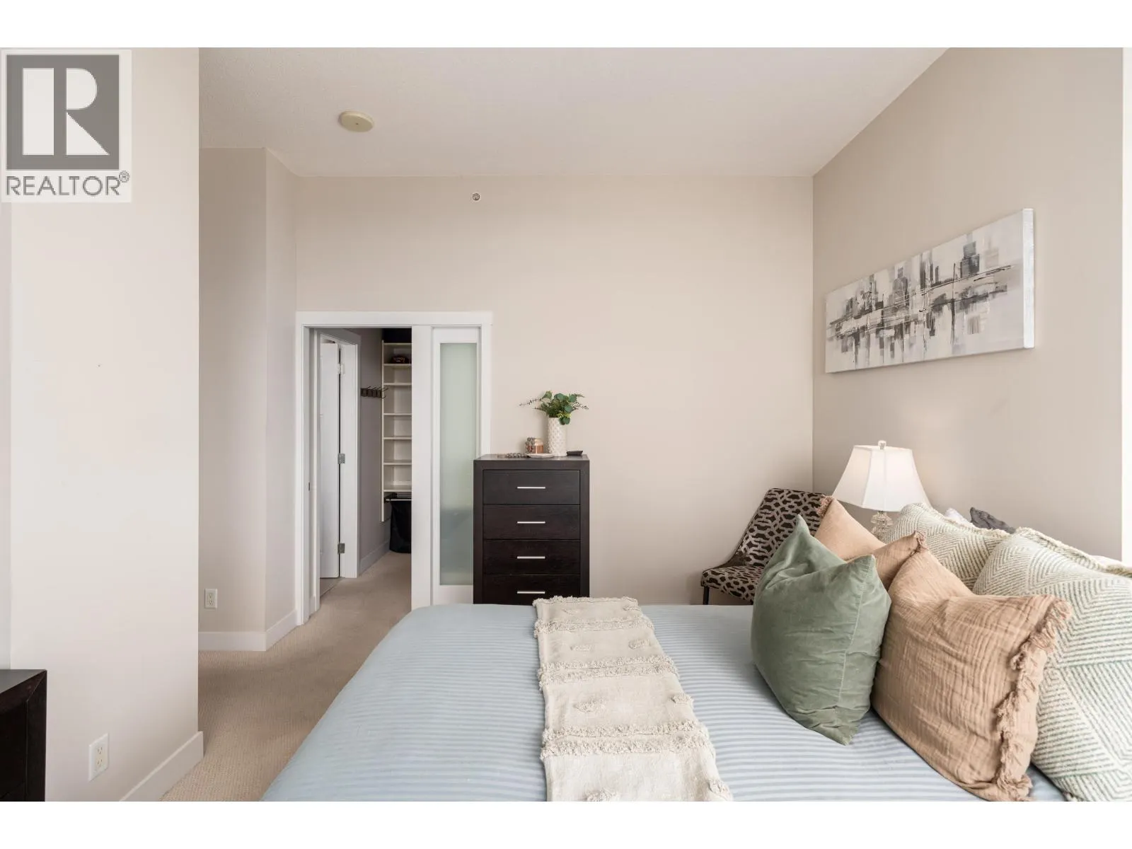 3401 2968 GLEN DRIVE