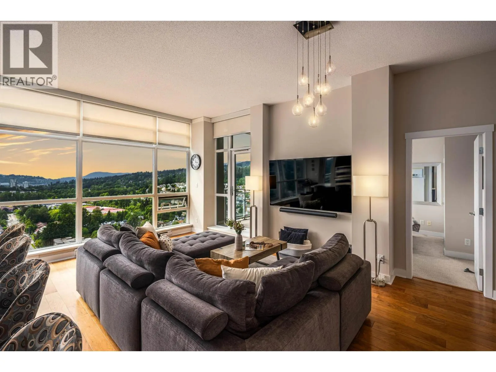 3401 2968 GLEN DRIVE