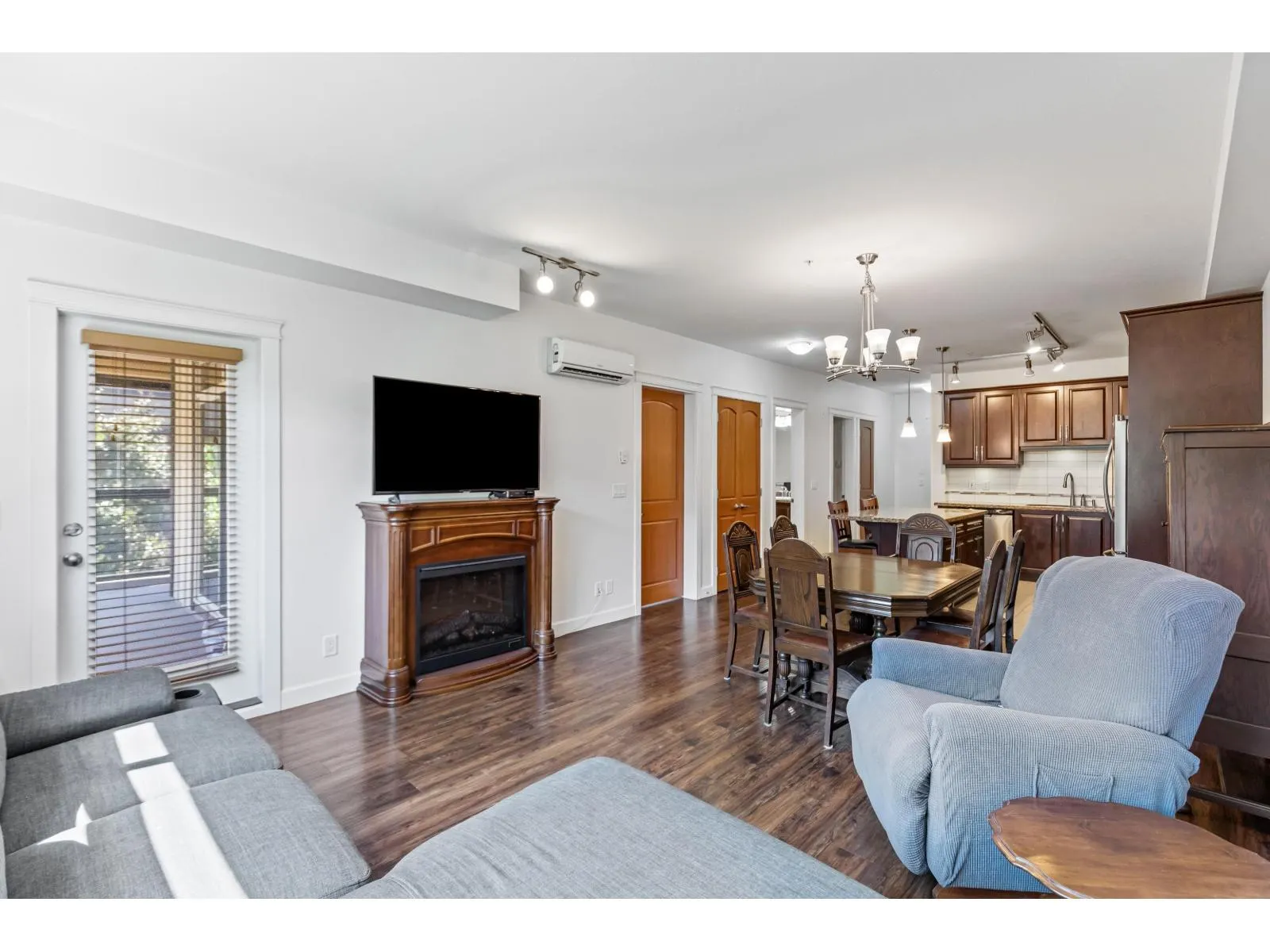 356 8258 207A STREET
