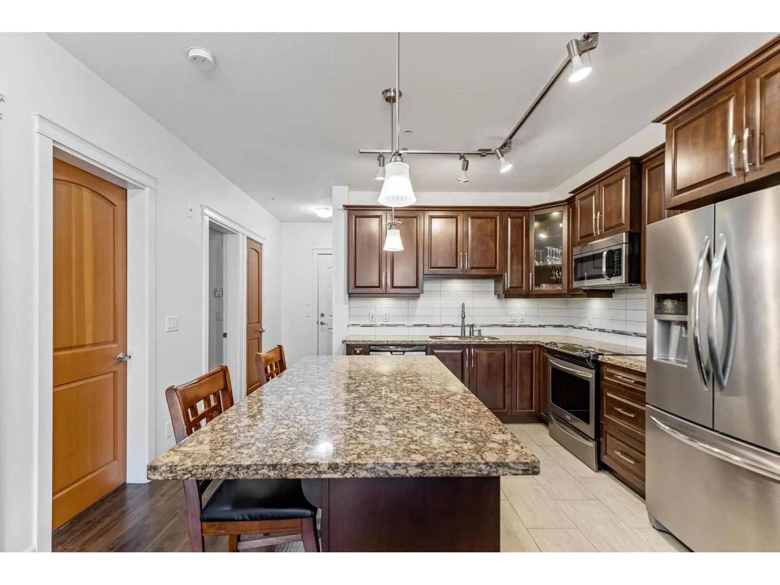 356 8258 207A STREET