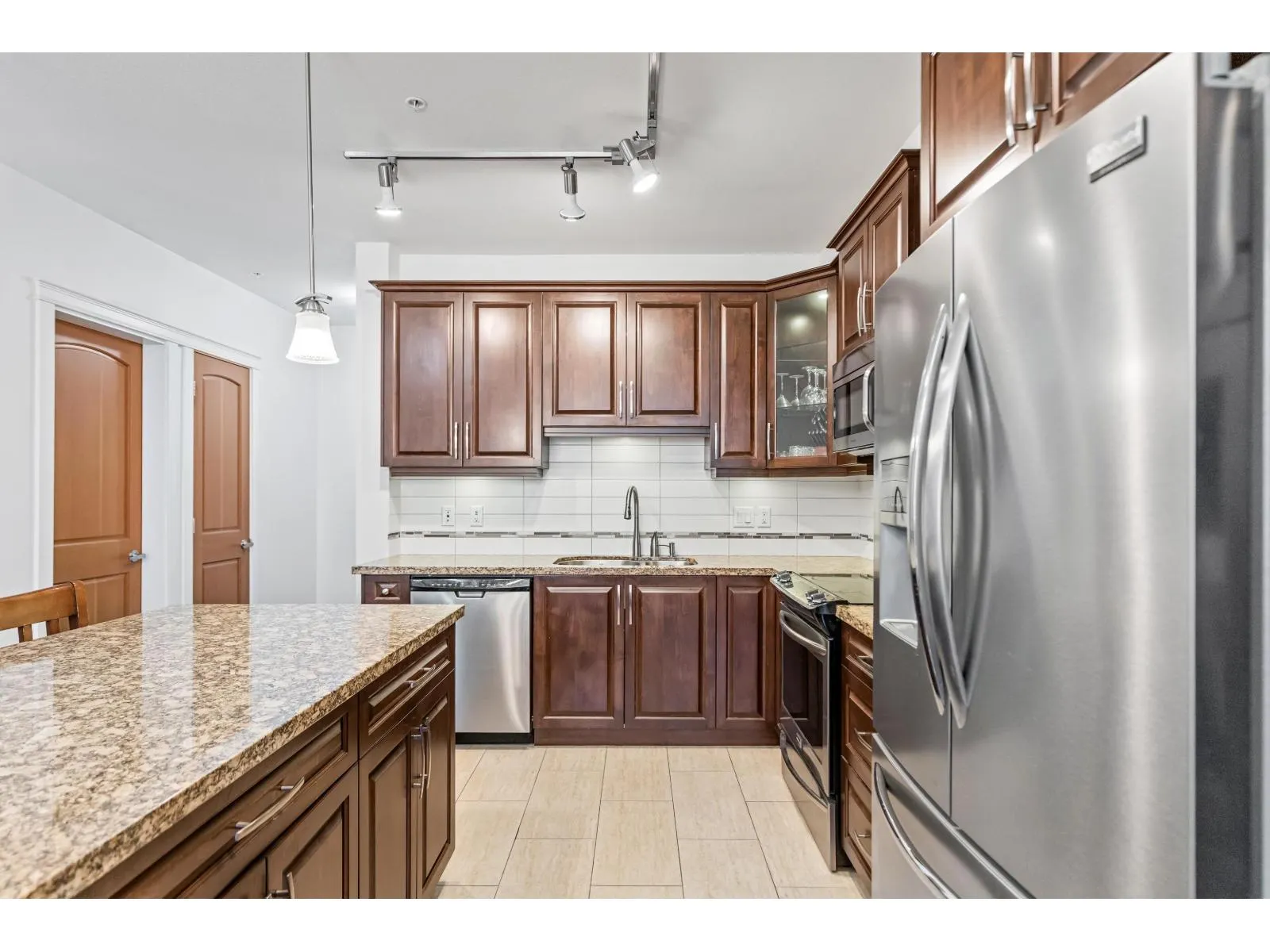 356 8258 207A STREET
