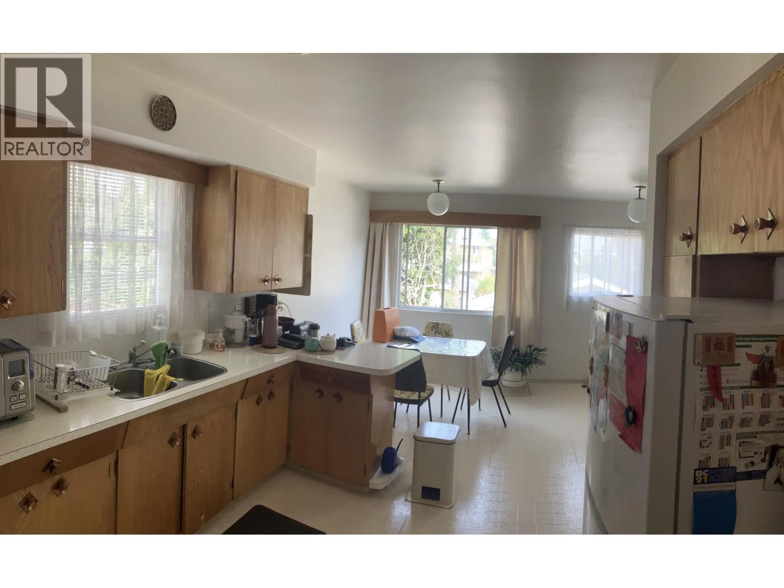 3527 W KING EDWARD AVENUE