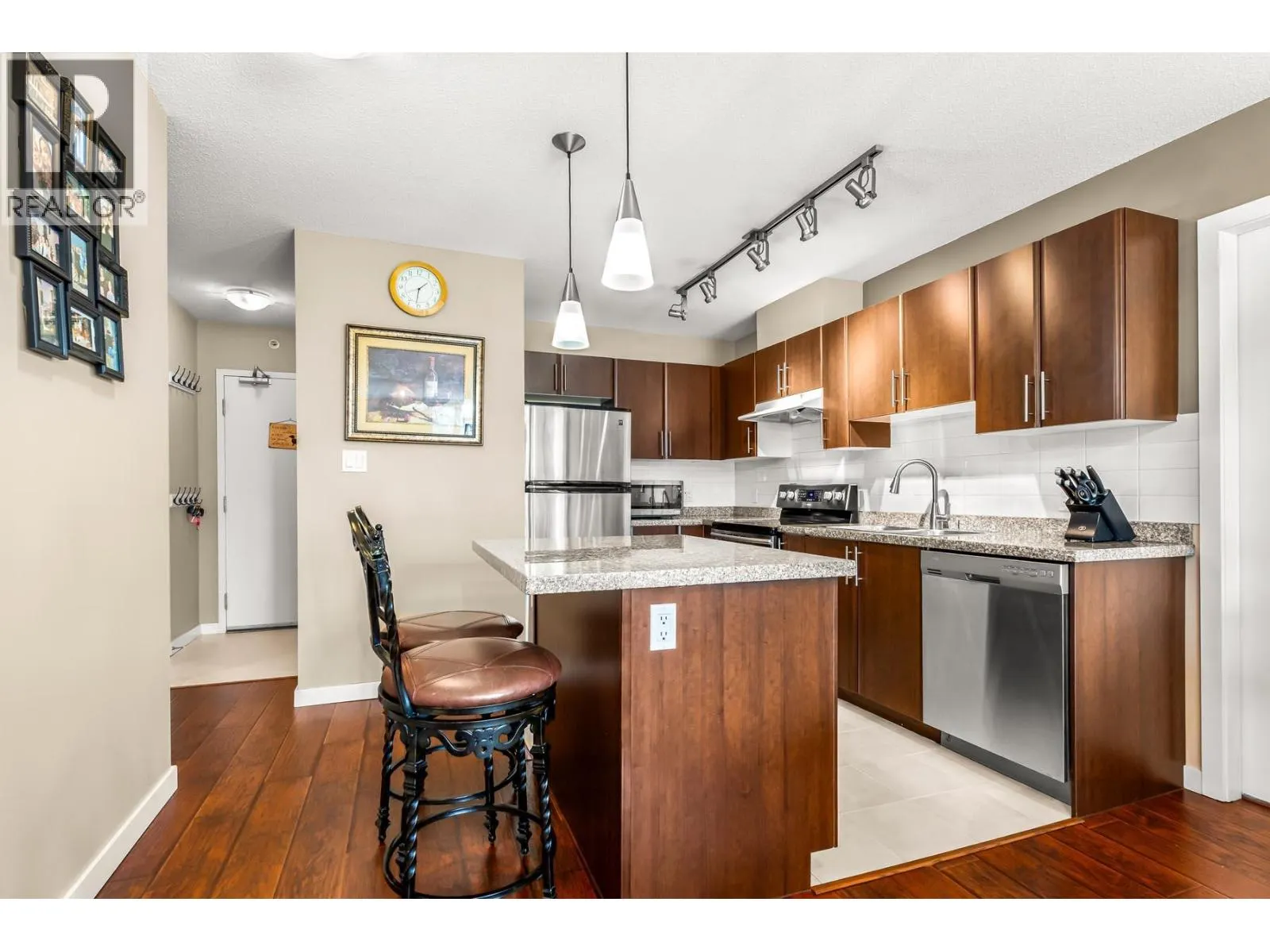 602 1178 HEFFLEY CRESCENT