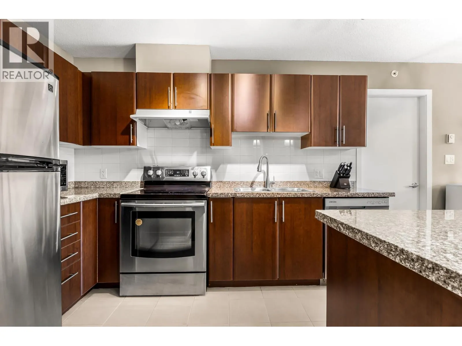 602 1178 HEFFLEY CRESCENT