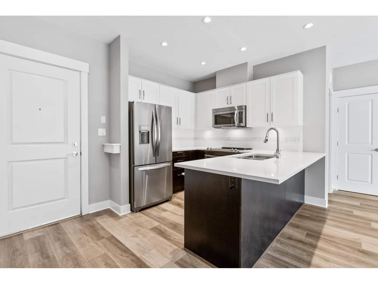 219 20728 WILLOUGHBY TOWN CENTRE DRIVE