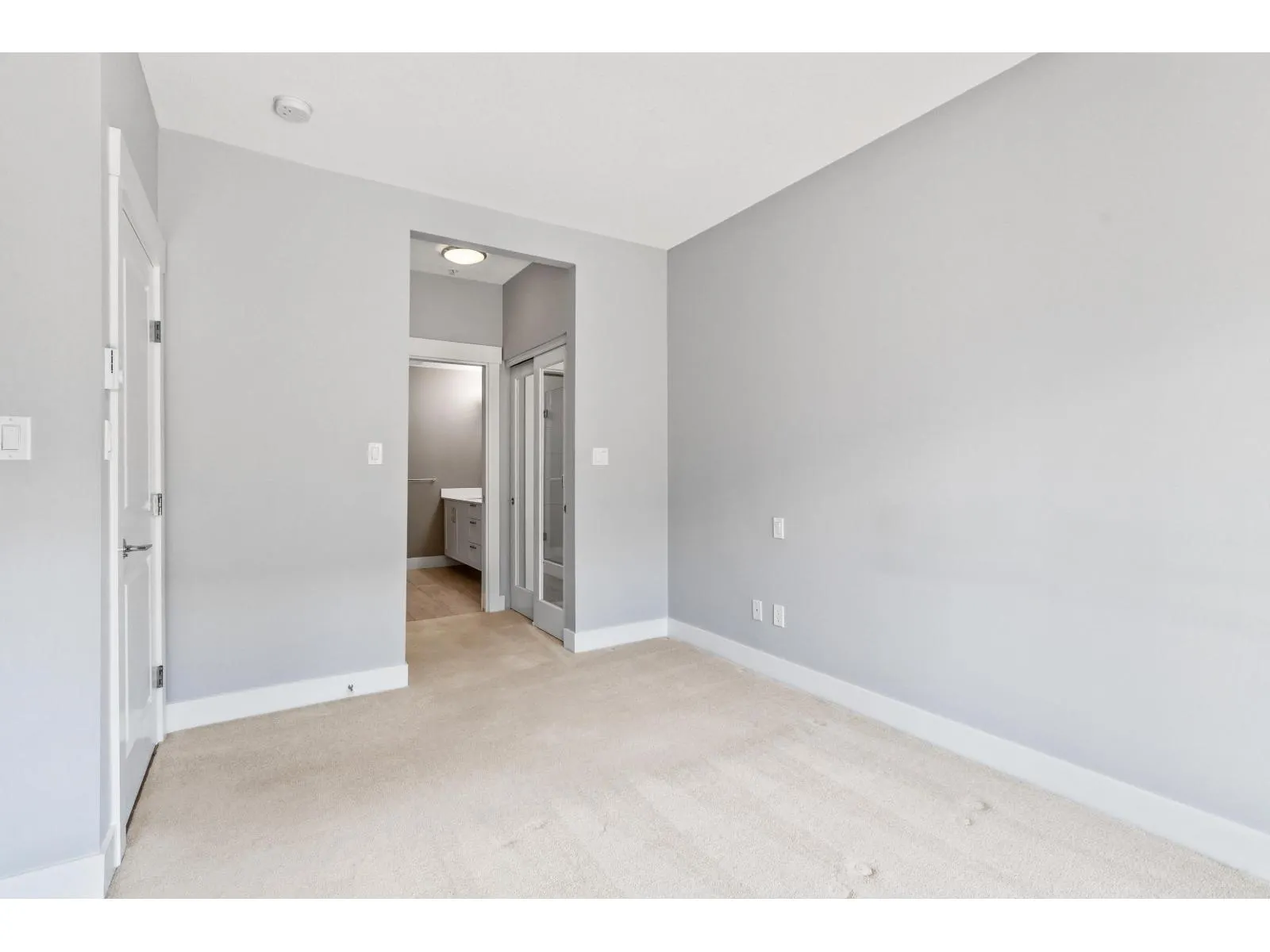 219 20728 WILLOUGHBY TOWN CENTRE DRIVE
