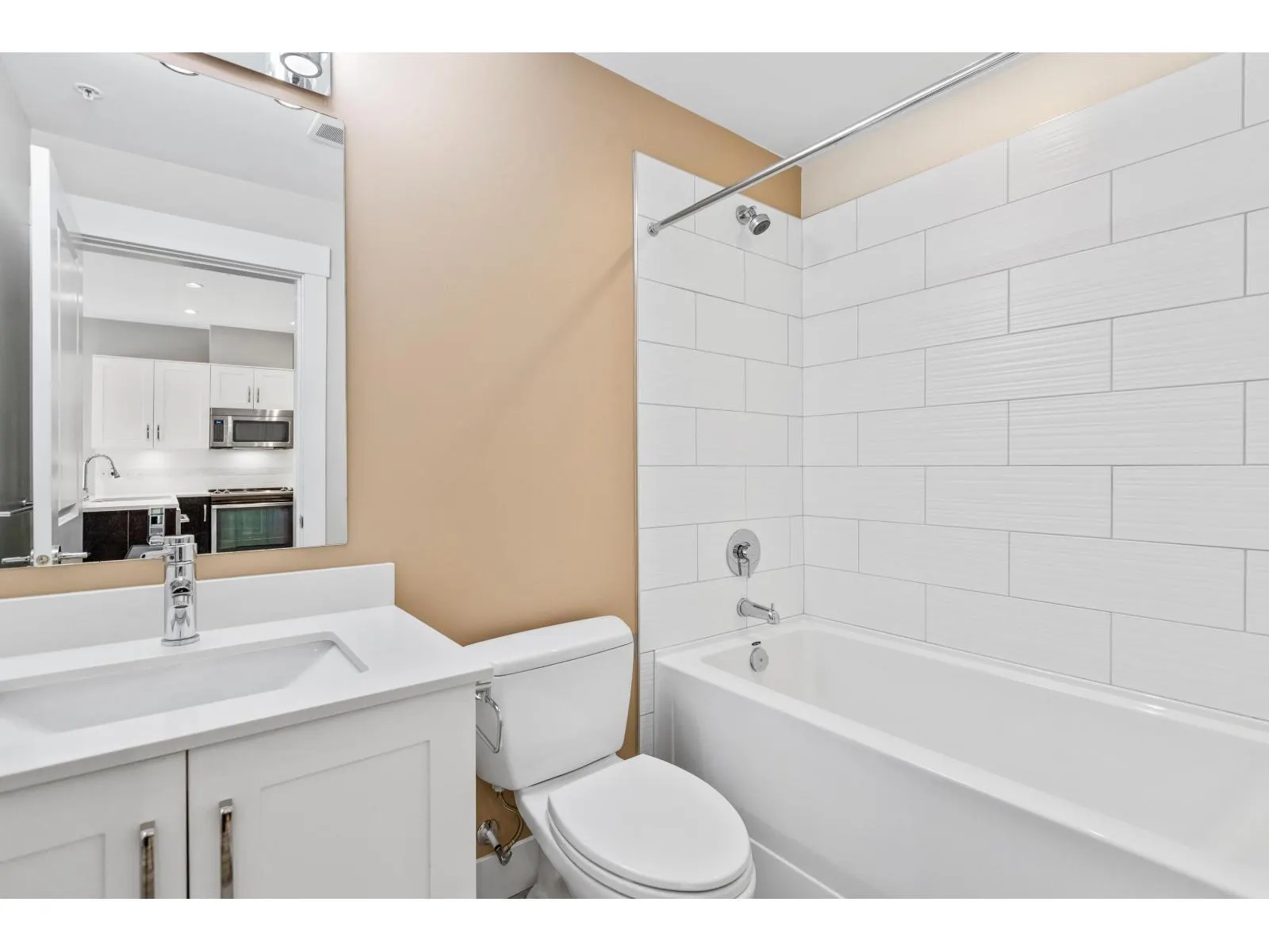 219 20728 WILLOUGHBY TOWN CENTRE DRIVE