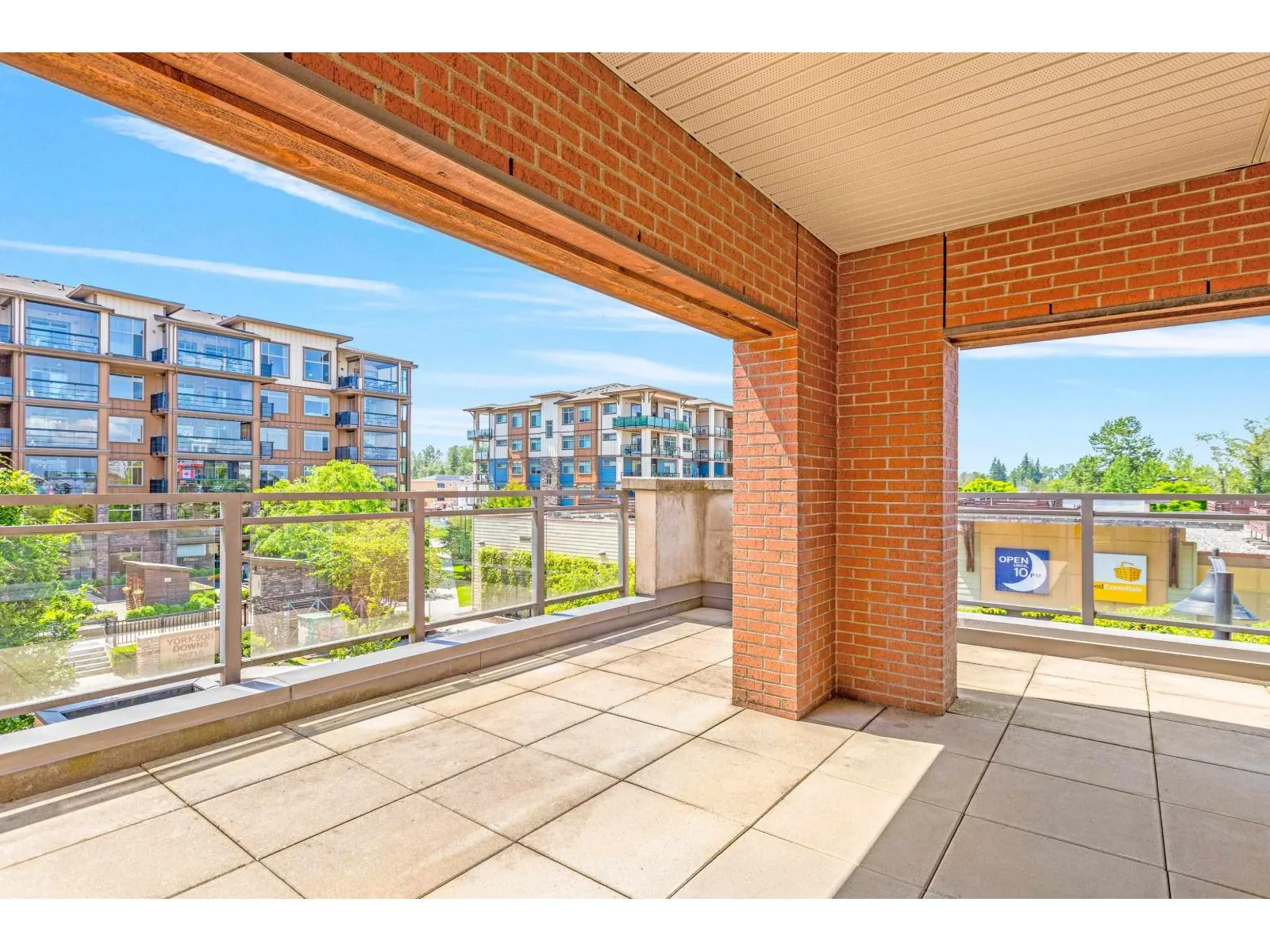 219 20728 WILLOUGHBY TOWN CENTRE DRIVE