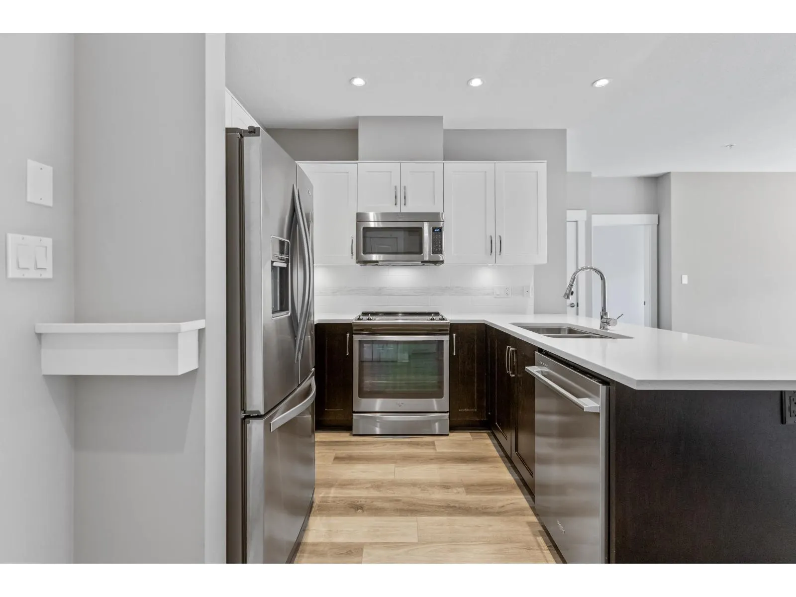 219 20728 WILLOUGHBY TOWN CENTRE DRIVE