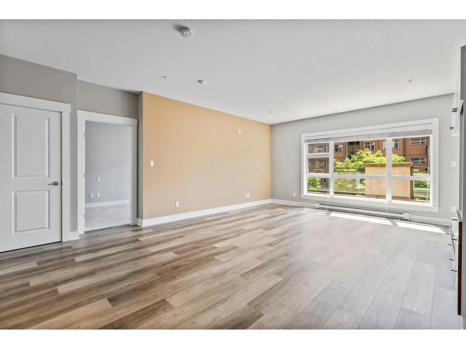 219 20728 WILLOUGHBY TOWN CENTRE DRIVE
