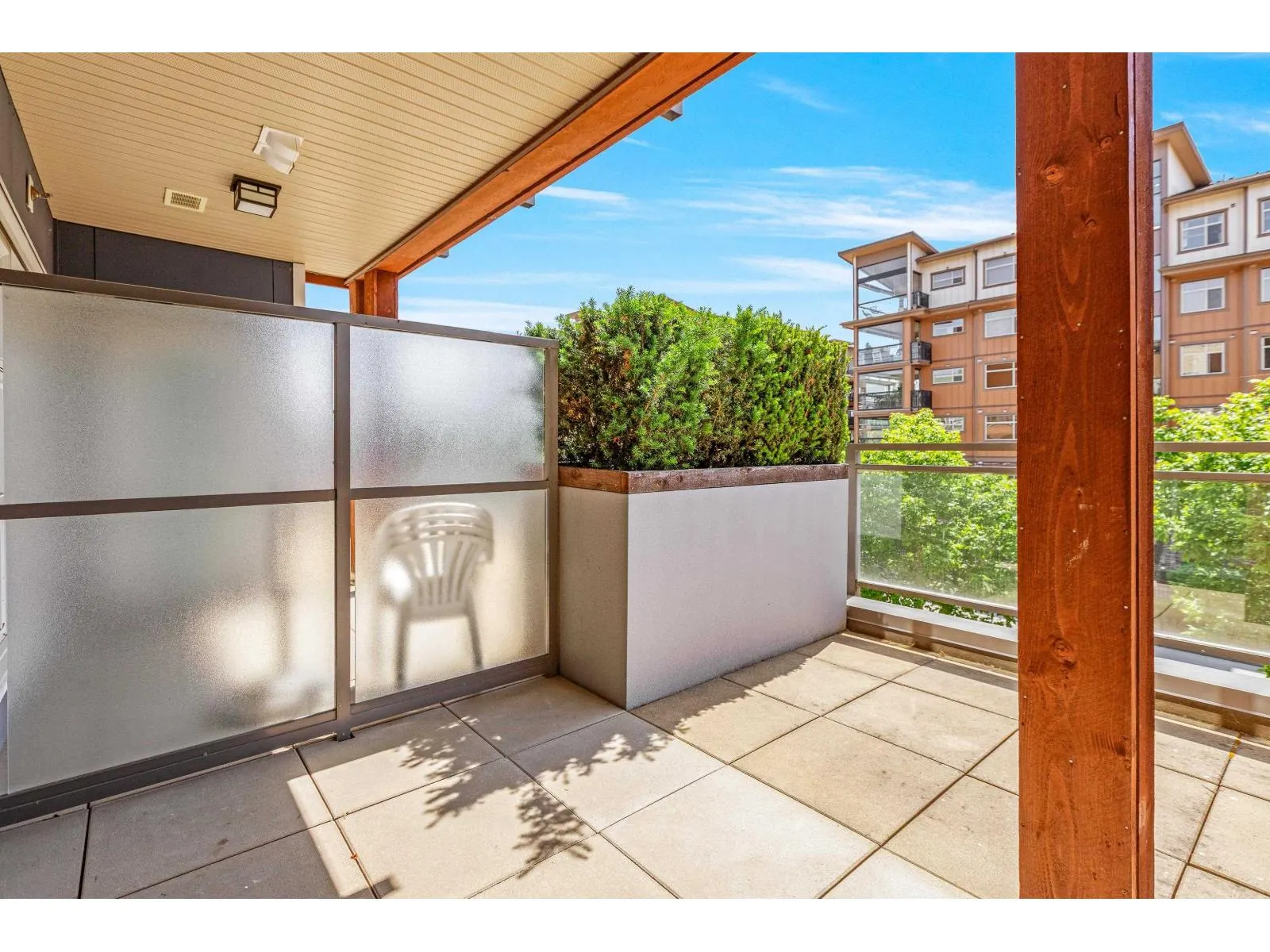 219 20728 WILLOUGHBY TOWN CENTRE DRIVE