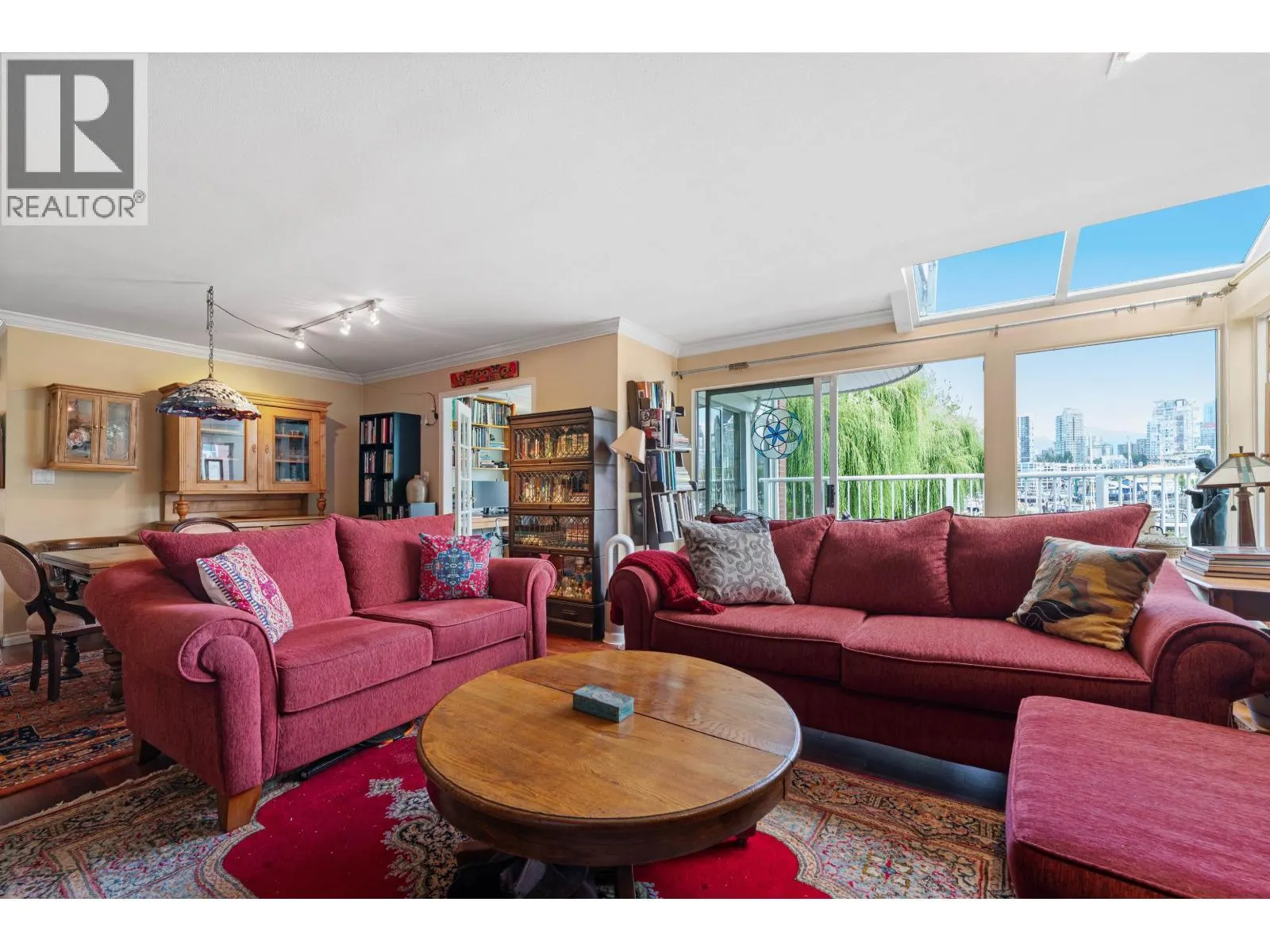 1525 MARINER WALK