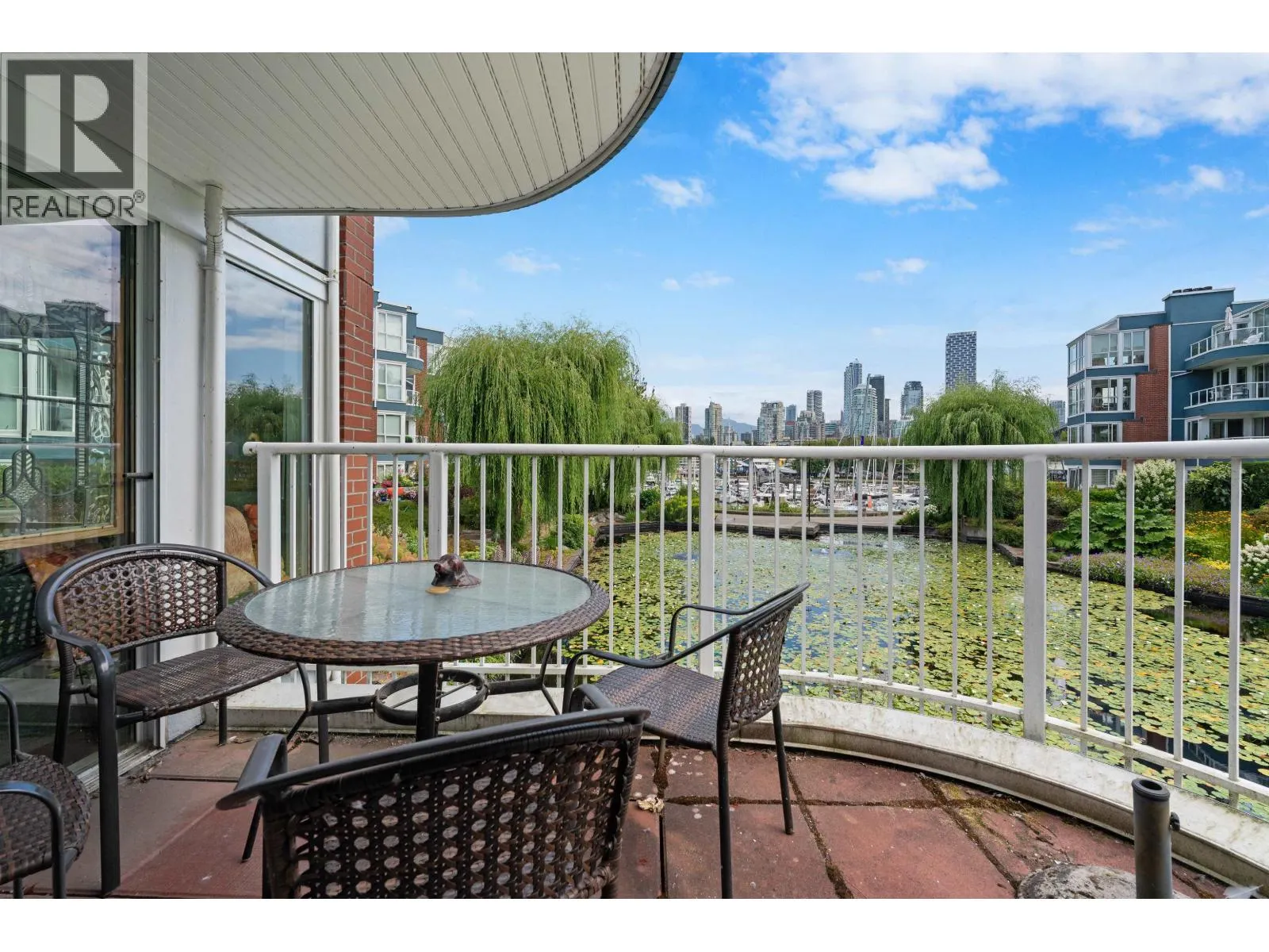 1525 MARINER WALK