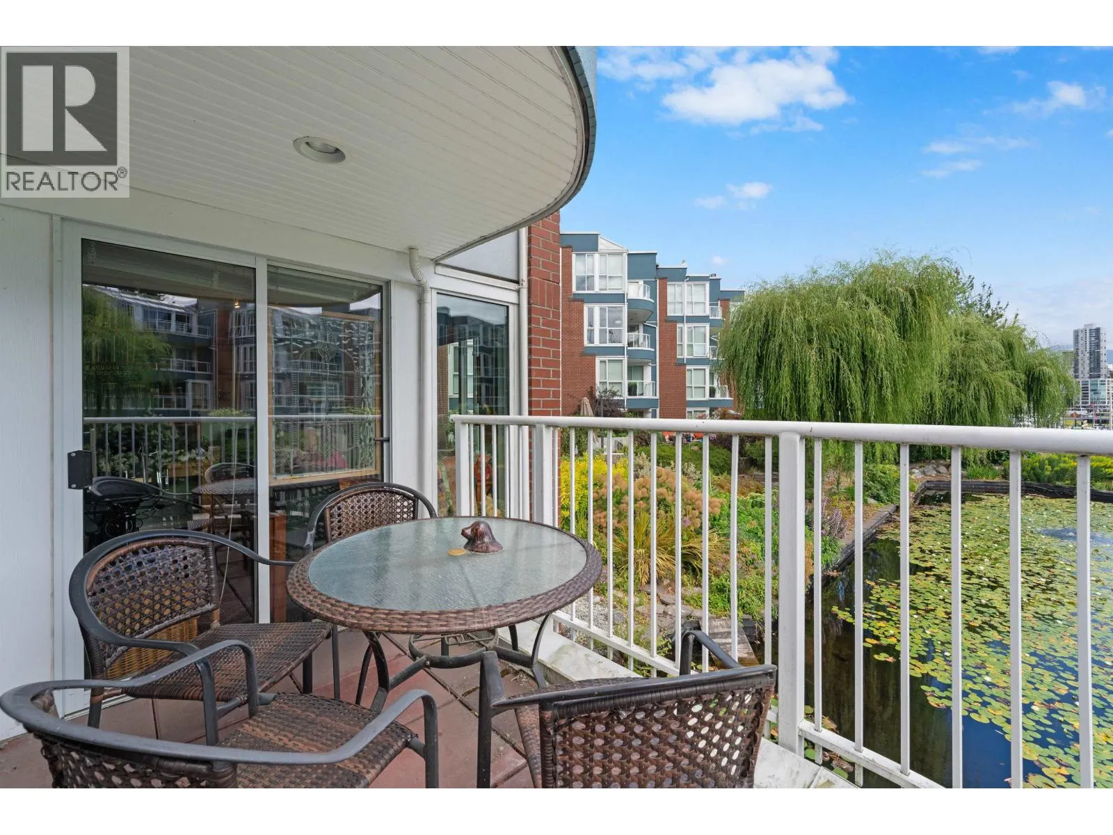 1525 MARINER WALK
