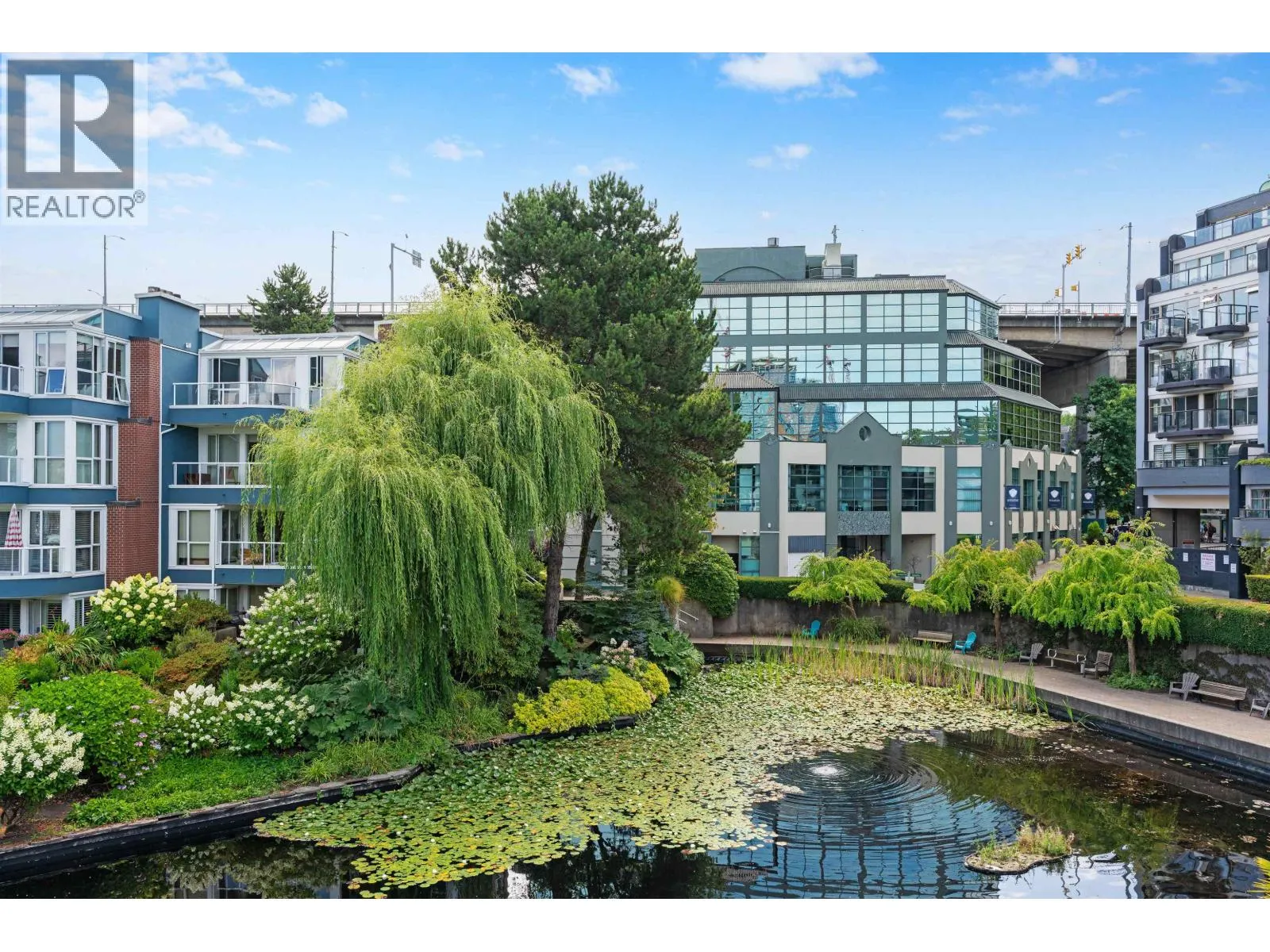 1525 MARINER WALK