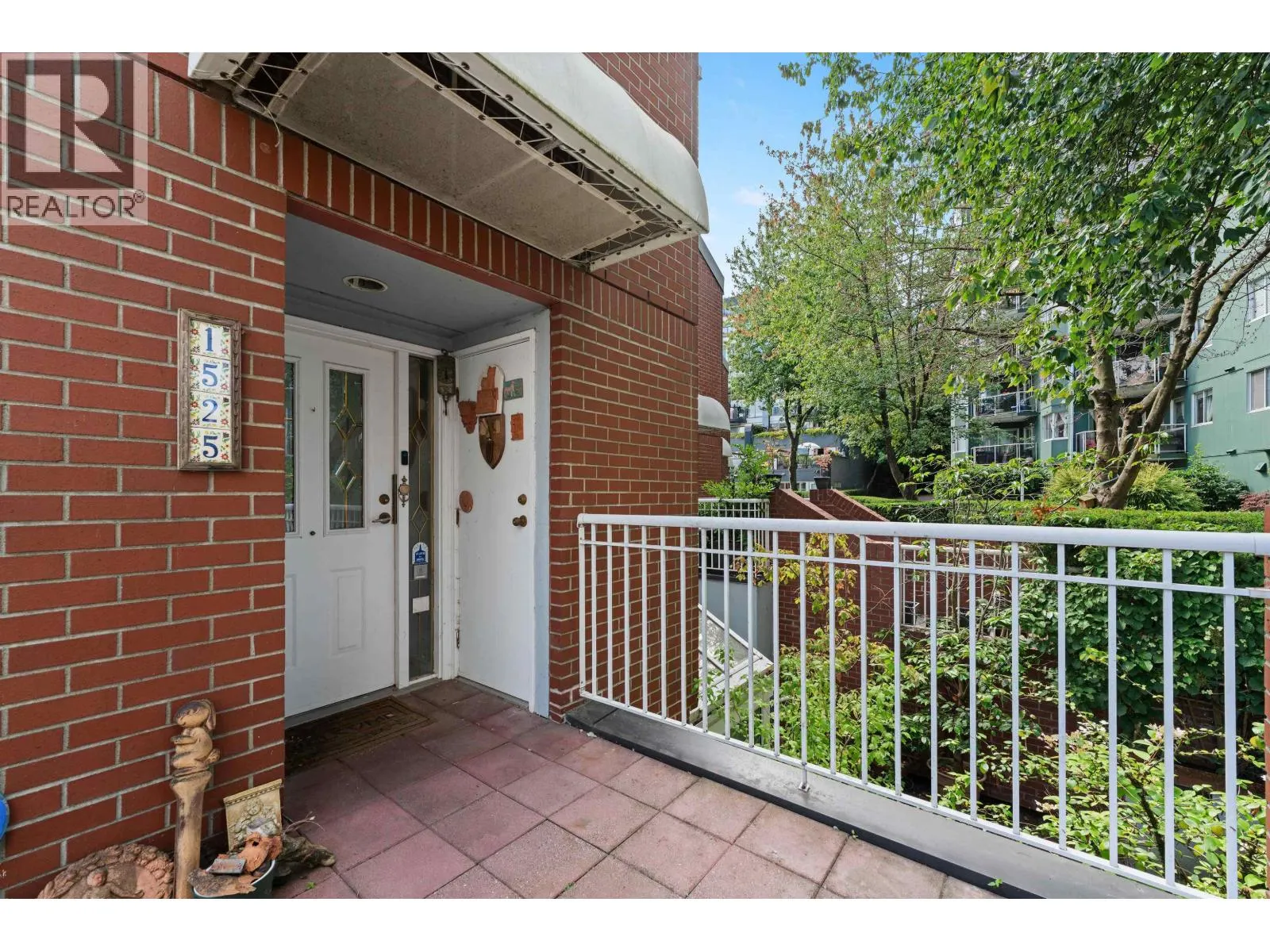 1525 MARINER WALK