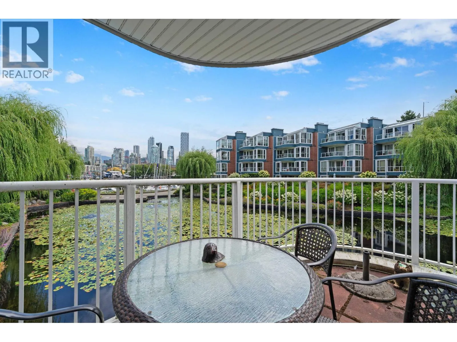 1525 MARINER WALK