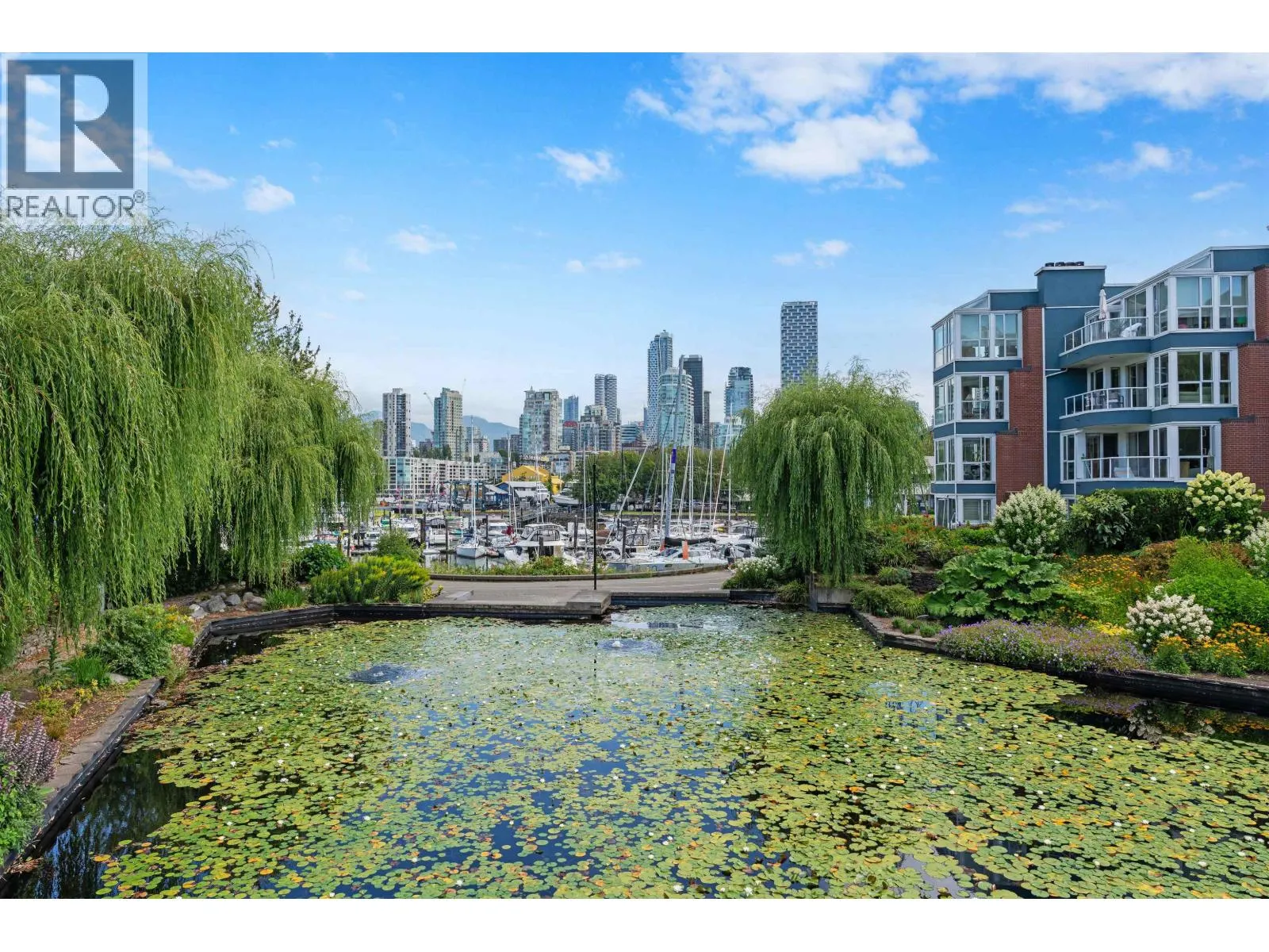 1525 MARINER WALK