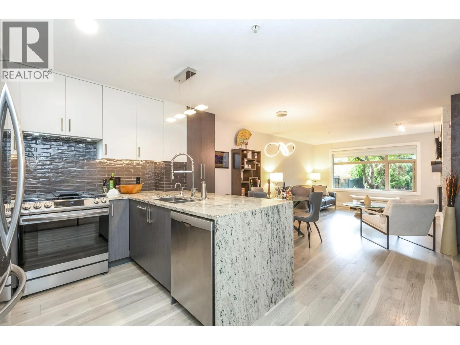 109 400 KLAHANIE DRIVE