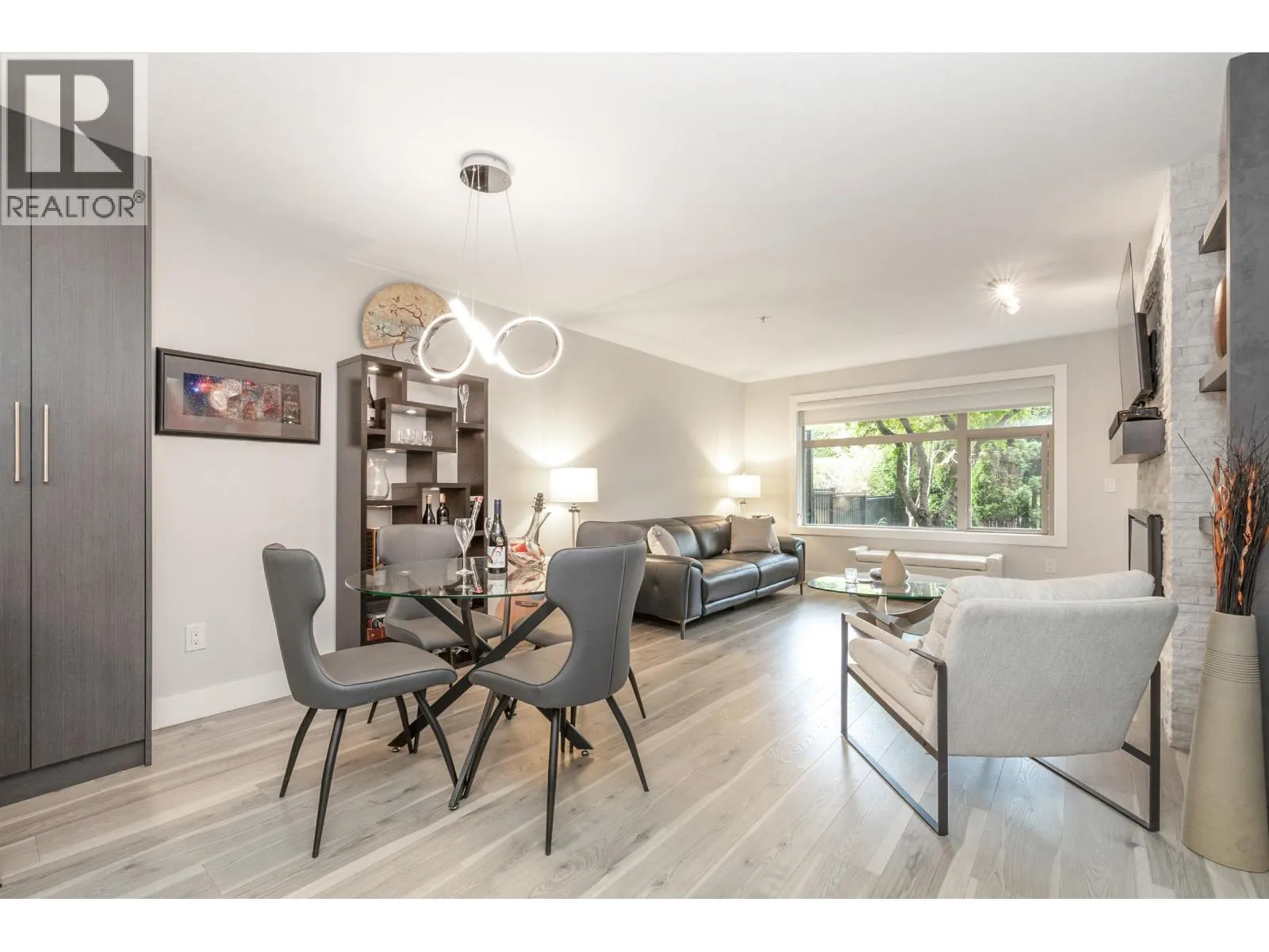 109 400 KLAHANIE DRIVE