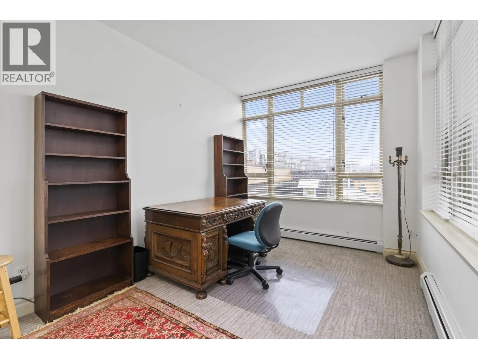 205 1896 MARINE DRIVE