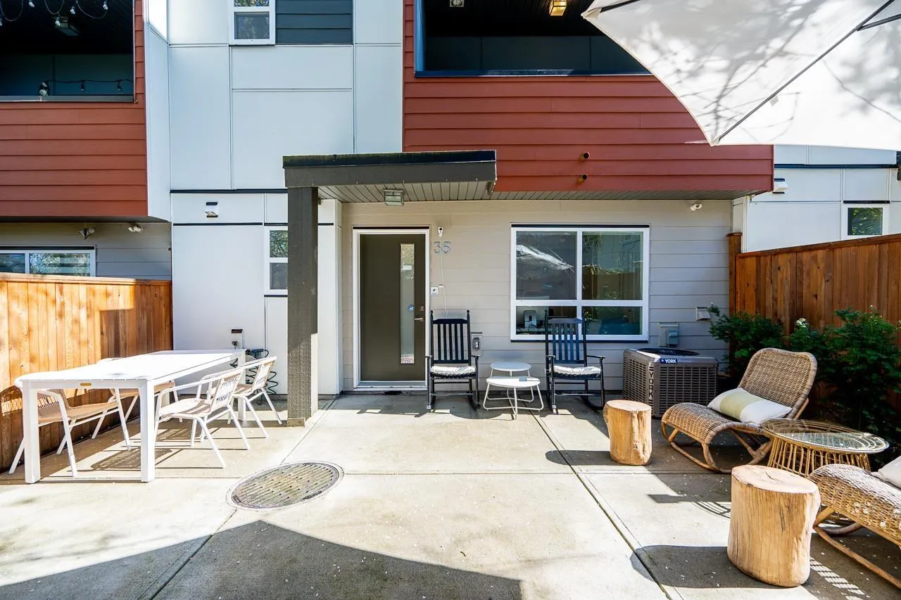 35 1670 160 STREET